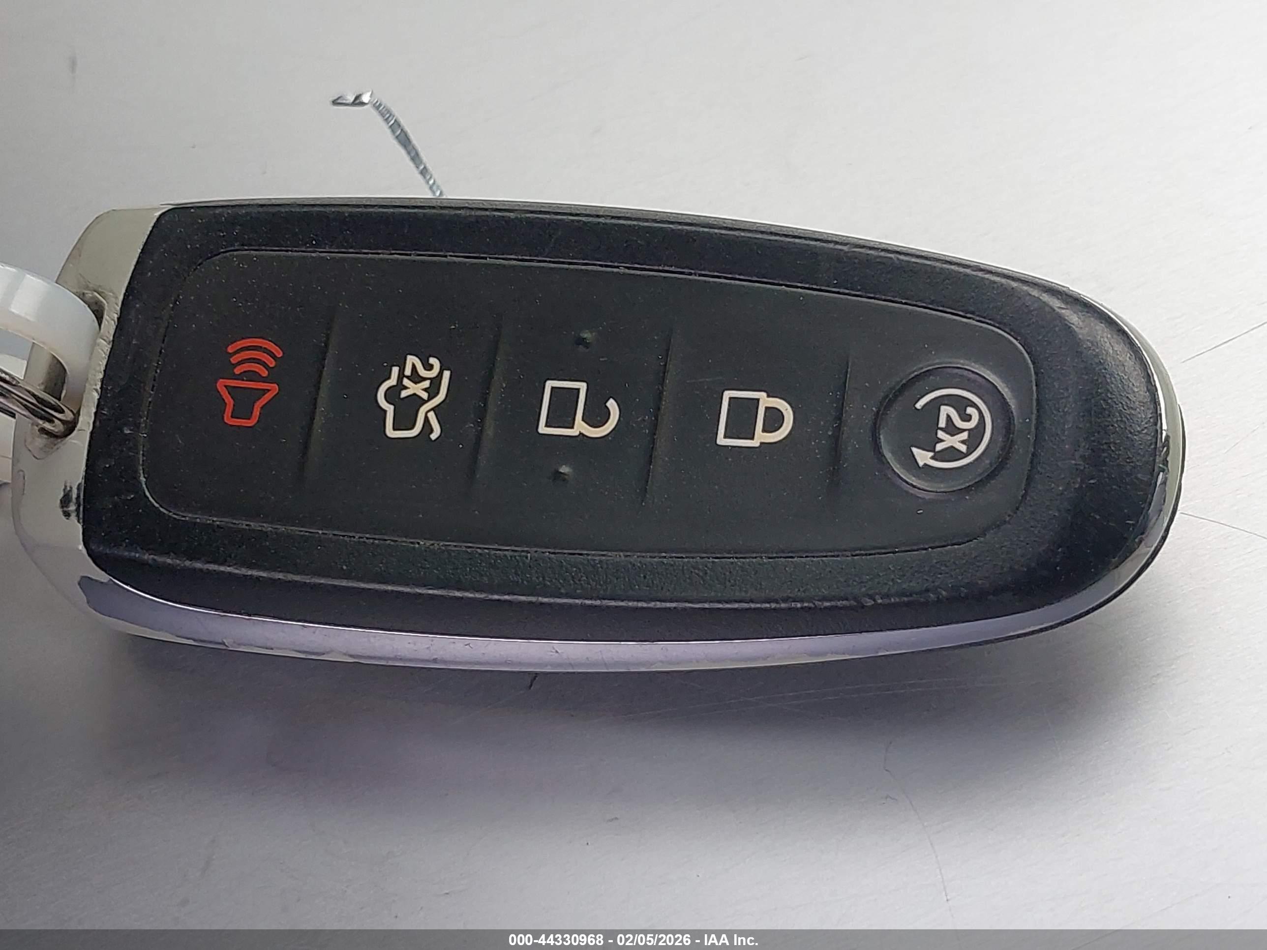 FORD ESCAPE image 11