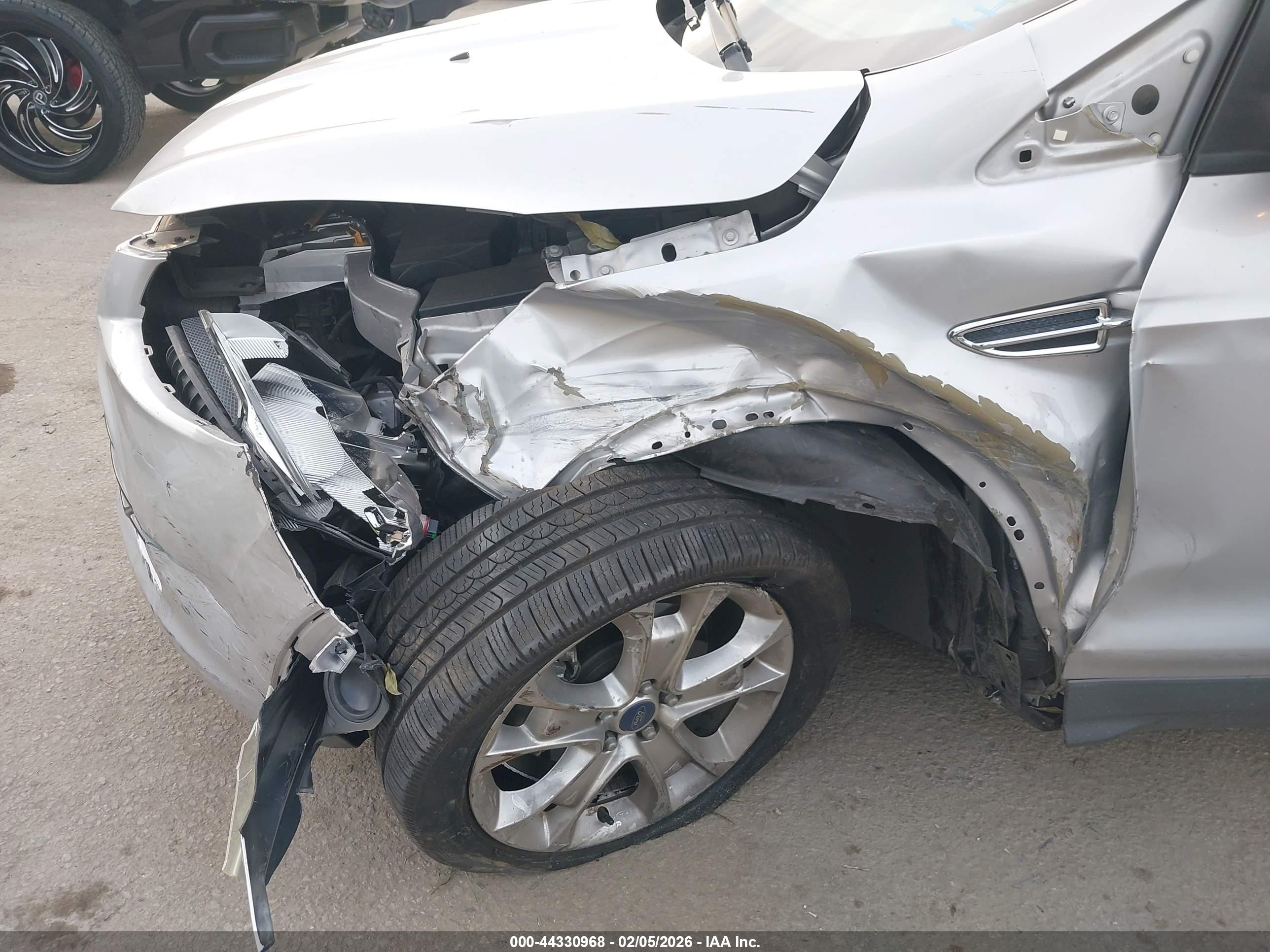 FORD ESCAPE image 6