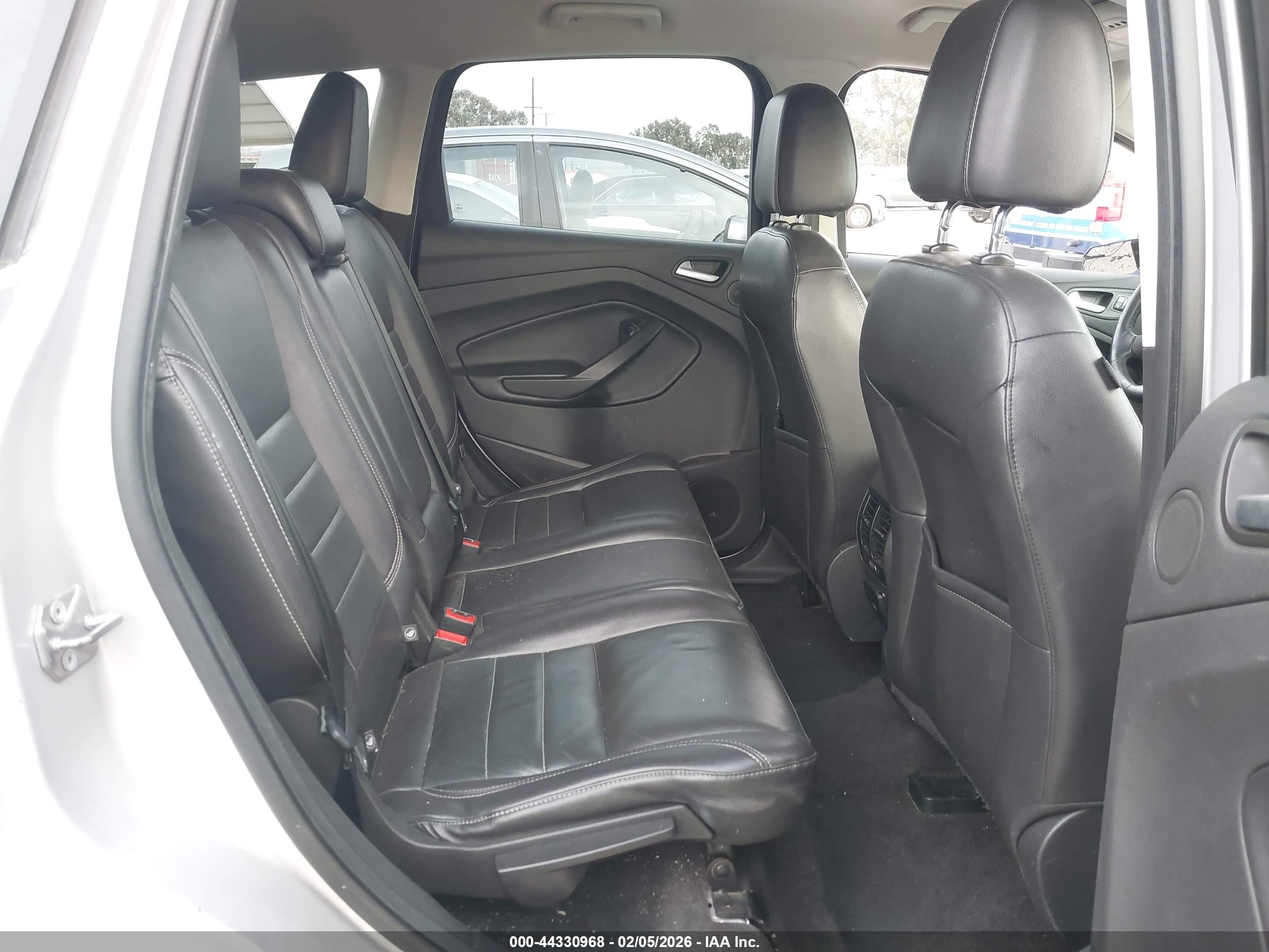 FORD ESCAPE image 8