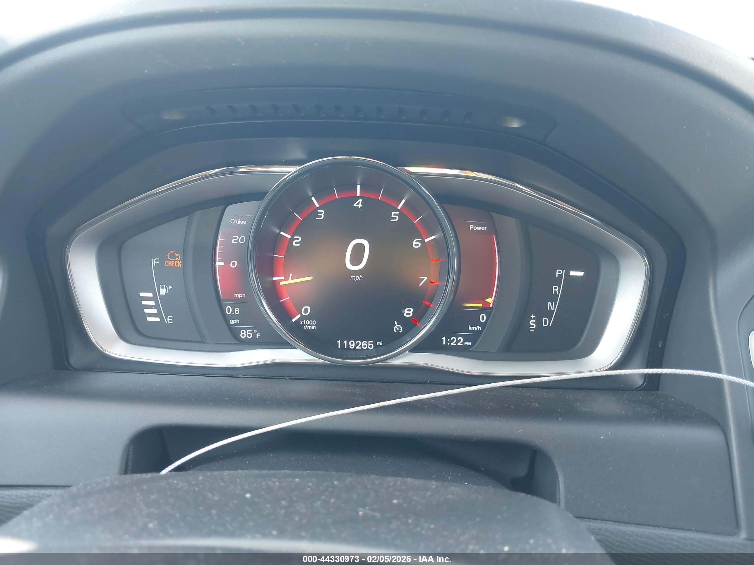 VOLVO XC60 image 7