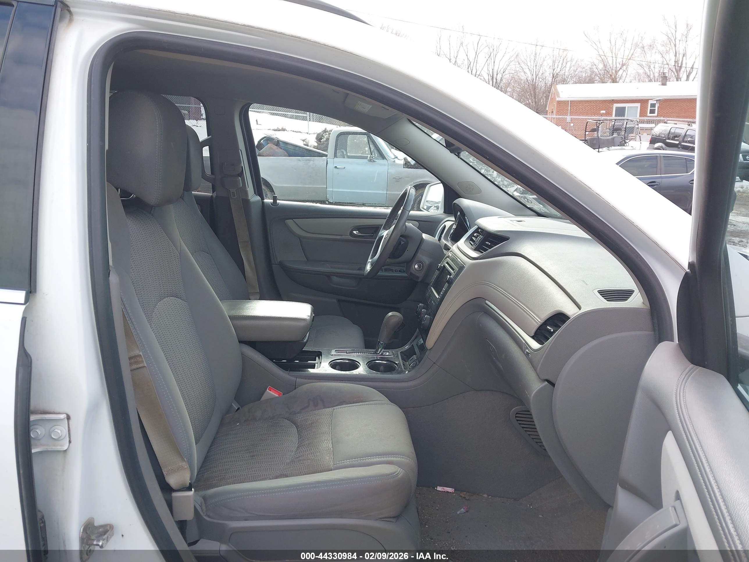 CHEVROLET TRAVERSE image 5