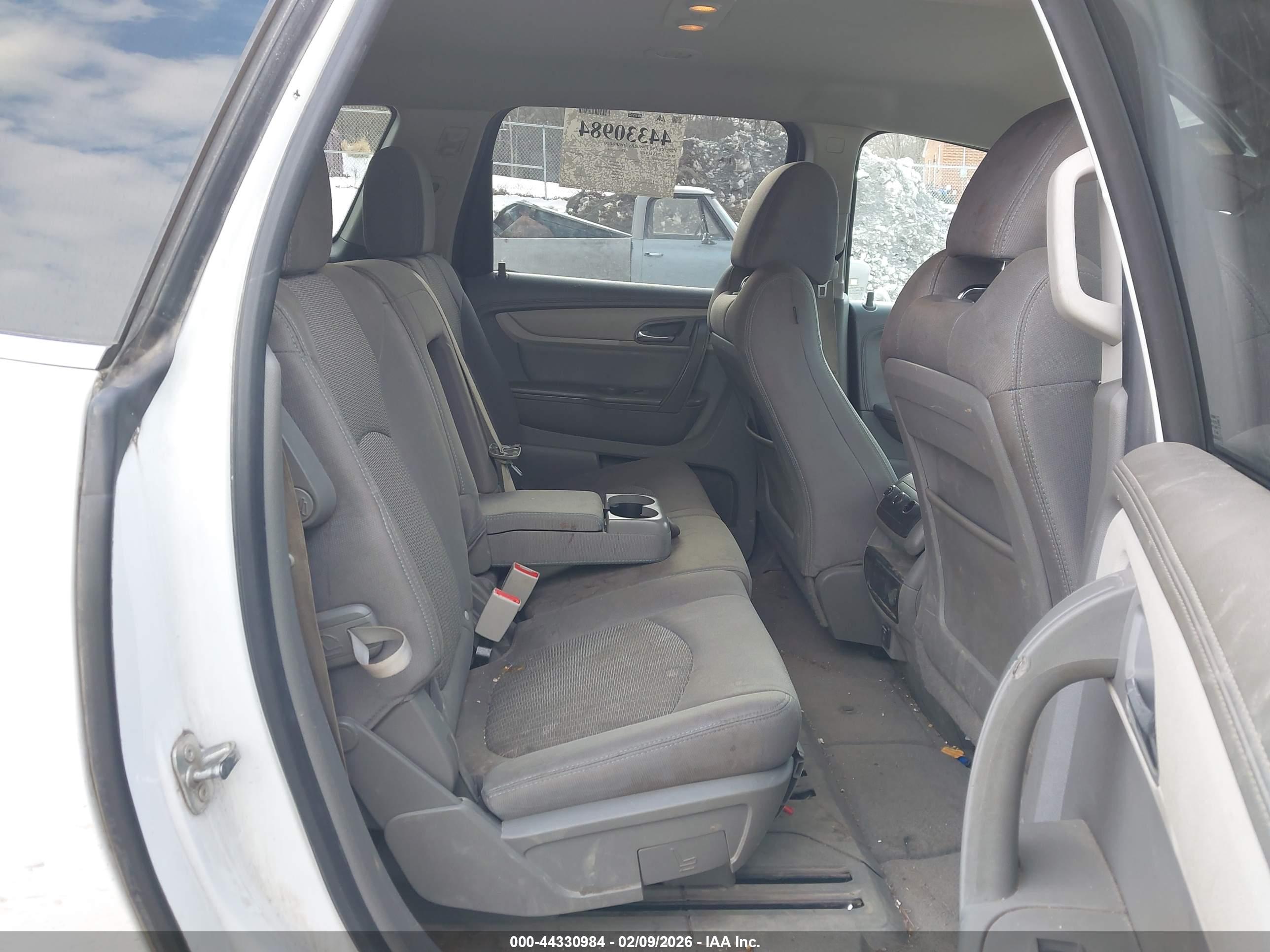 CHEVROLET TRAVERSE image 8