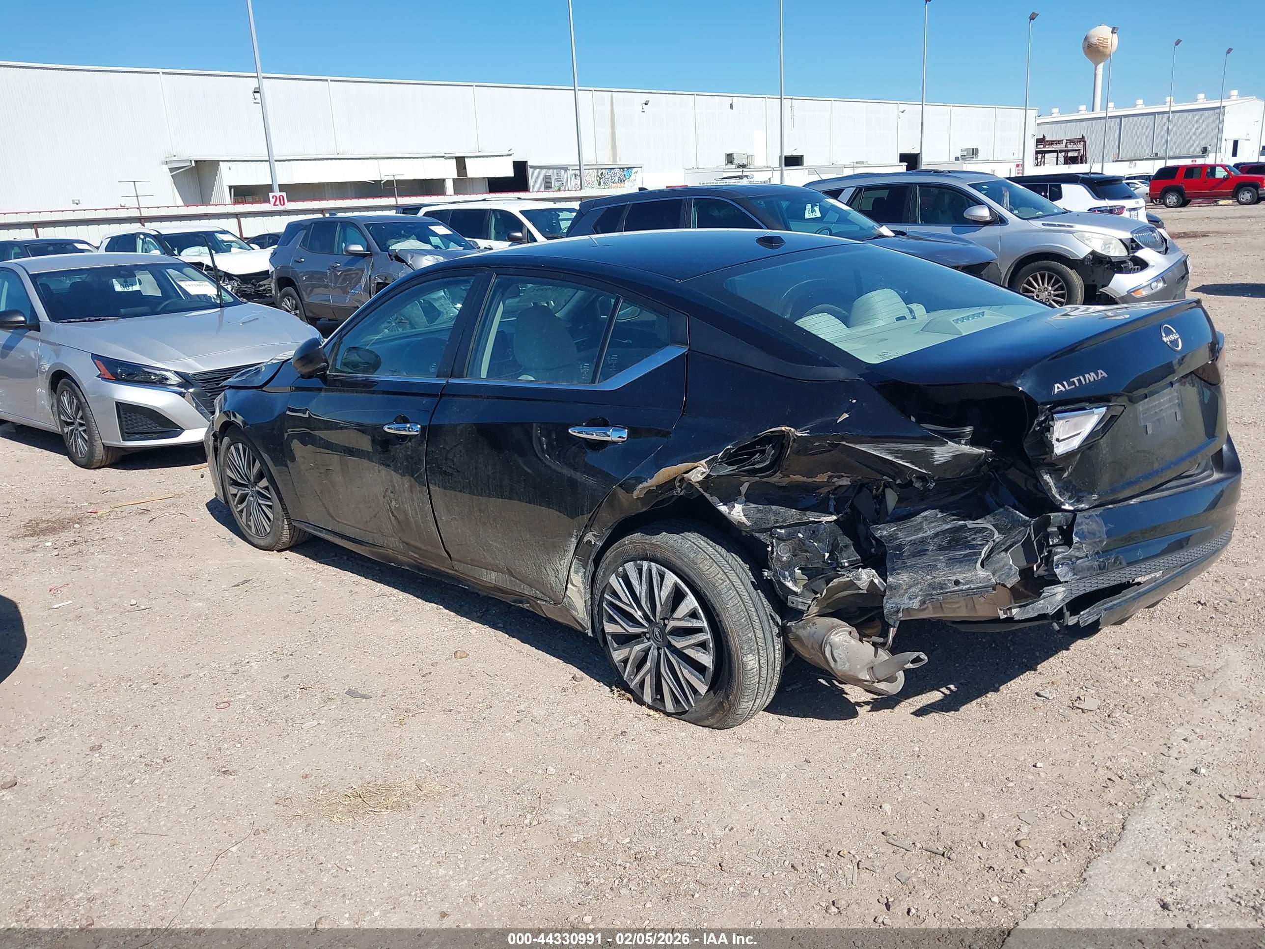NISSAN ALTIMA image 3