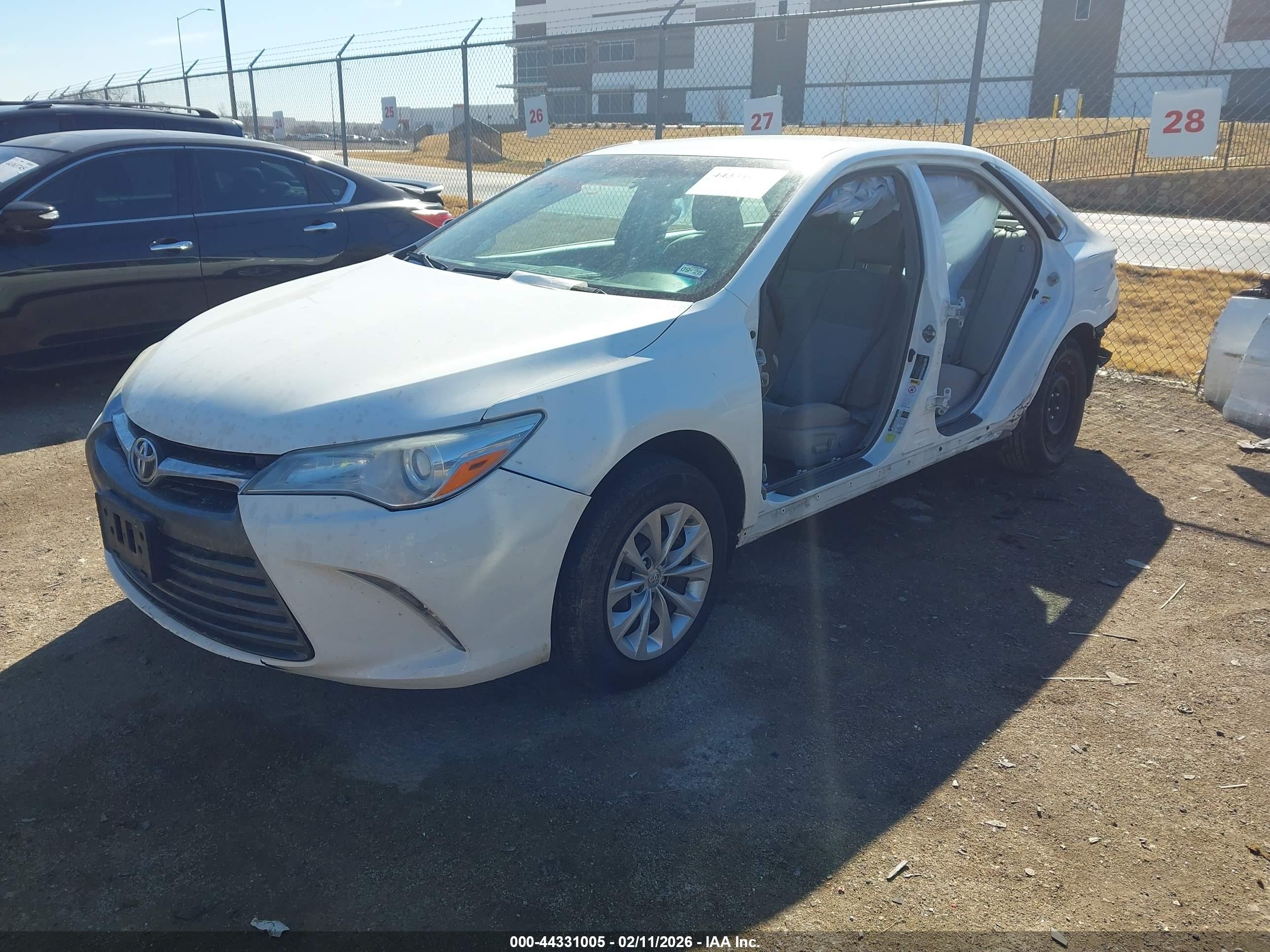 TOYOTA CAMRY image 2