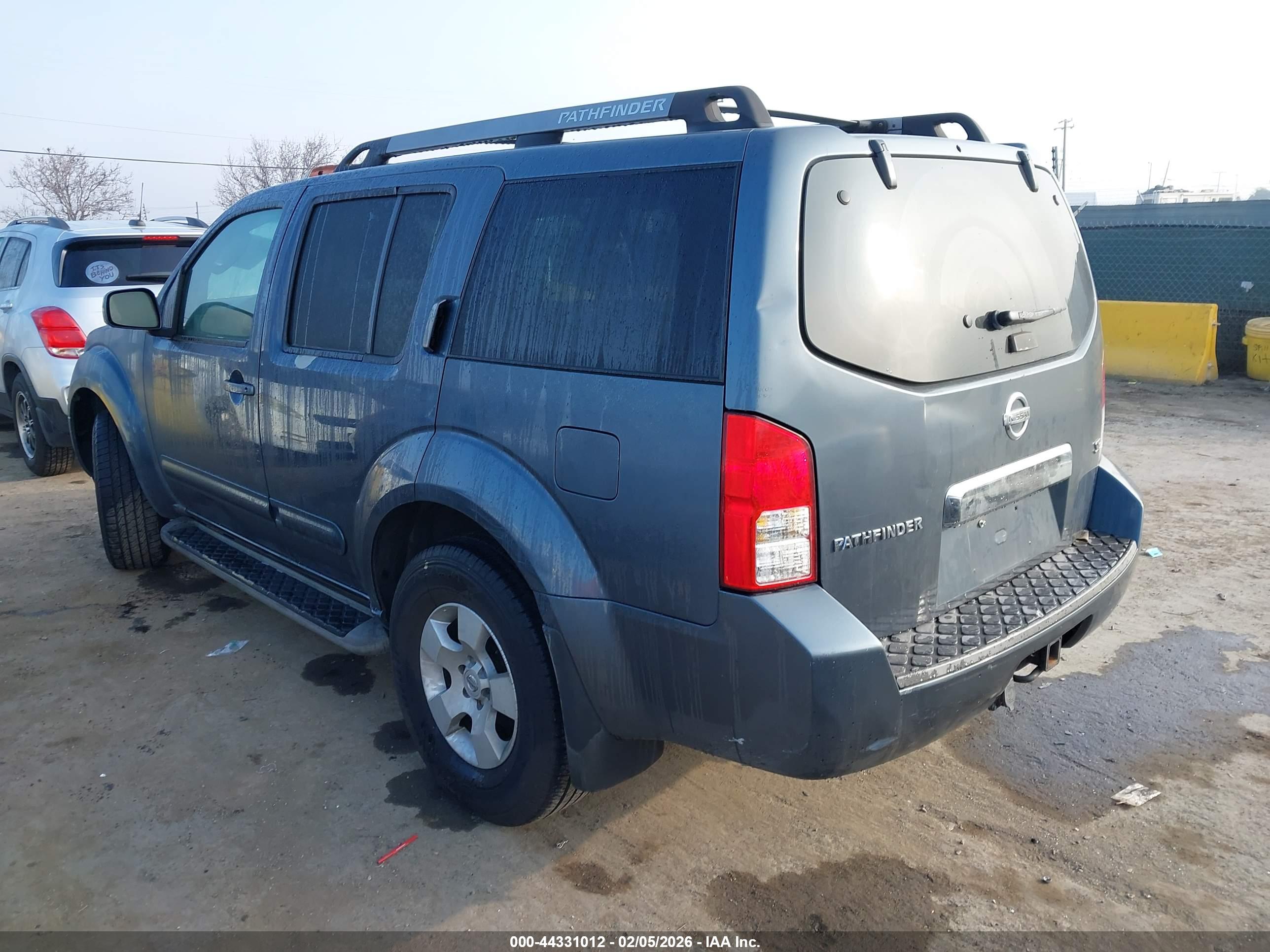 NISSAN PATHFINDER image 3