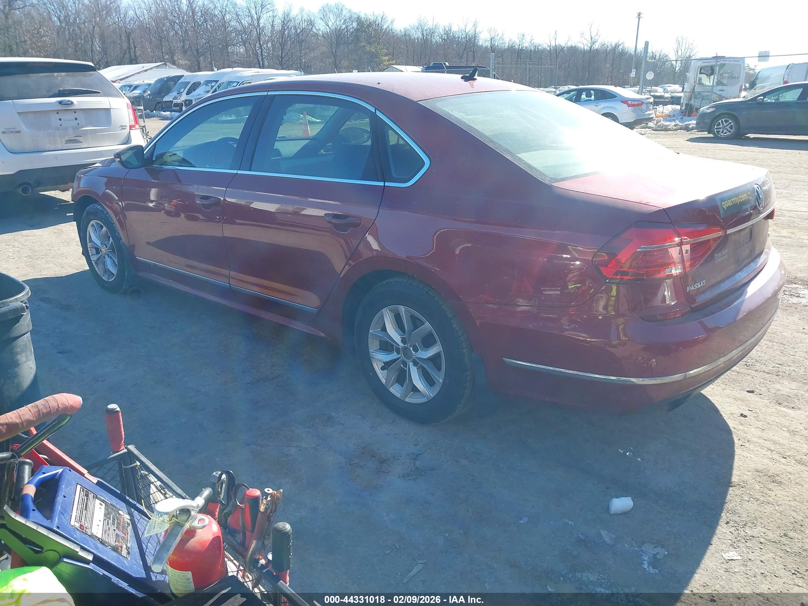 VOLKSWAGEN PASSAT image 3