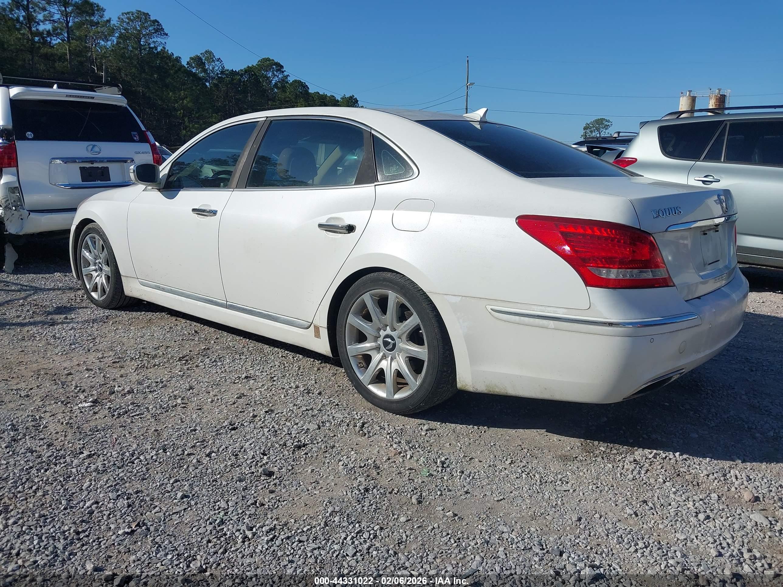 HYUNDAI EQUUS image 3