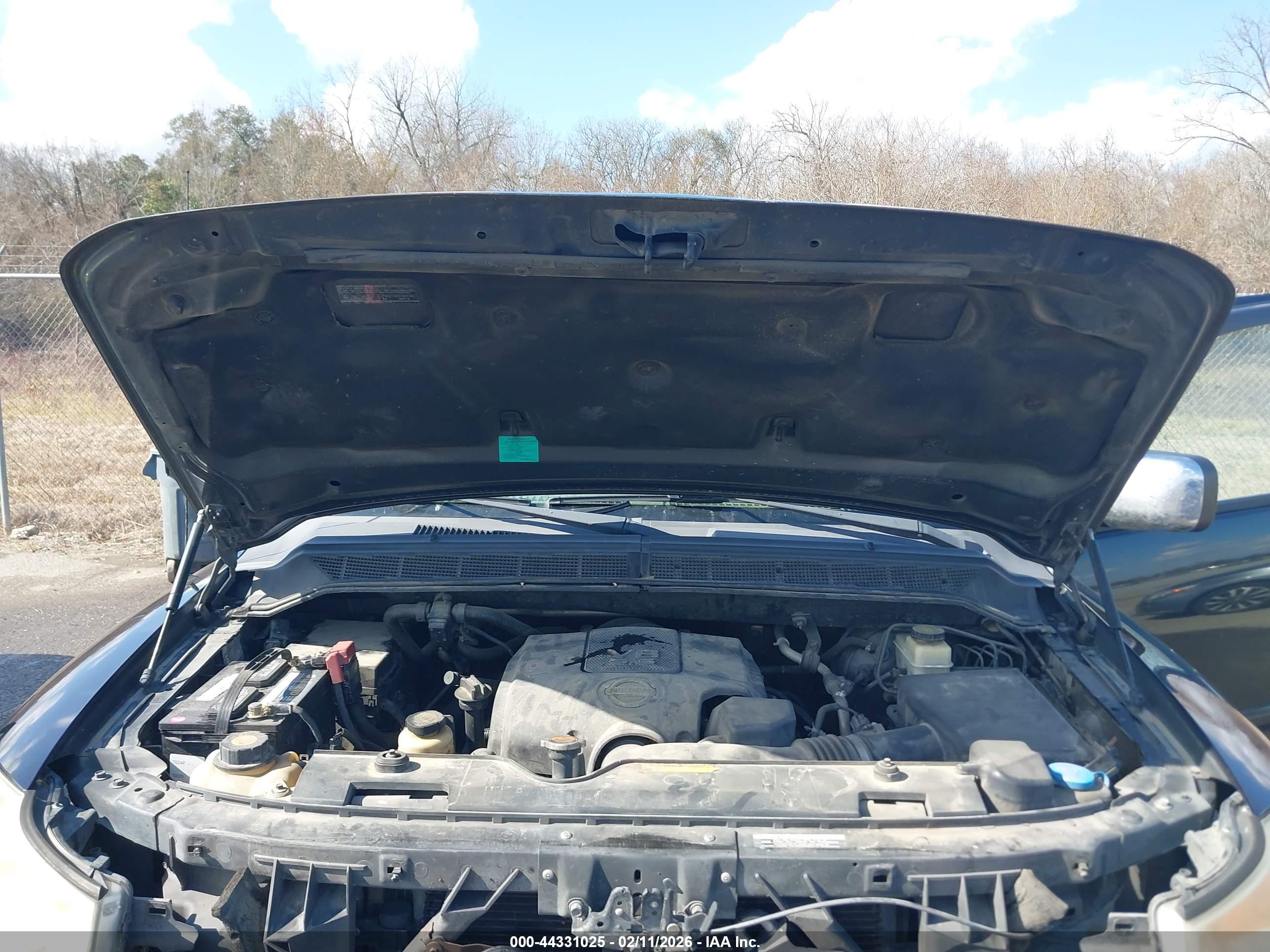 NISSAN TITAN image 10