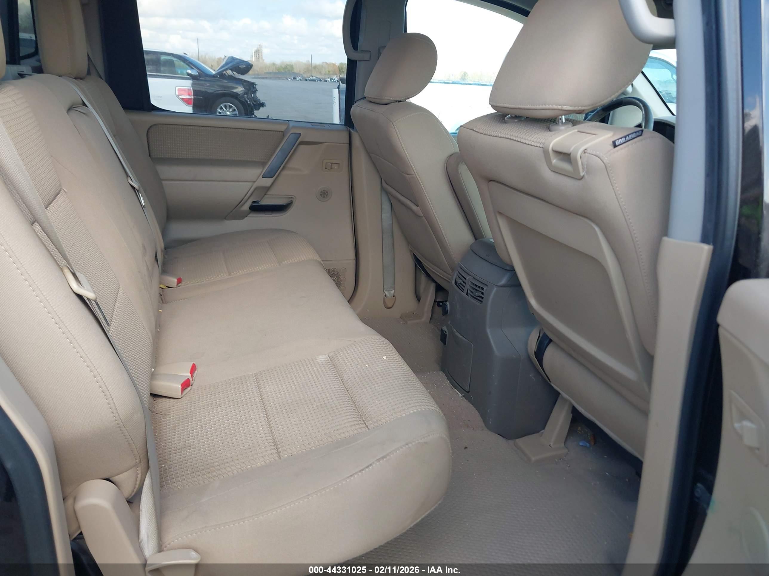 NISSAN TITAN image 8