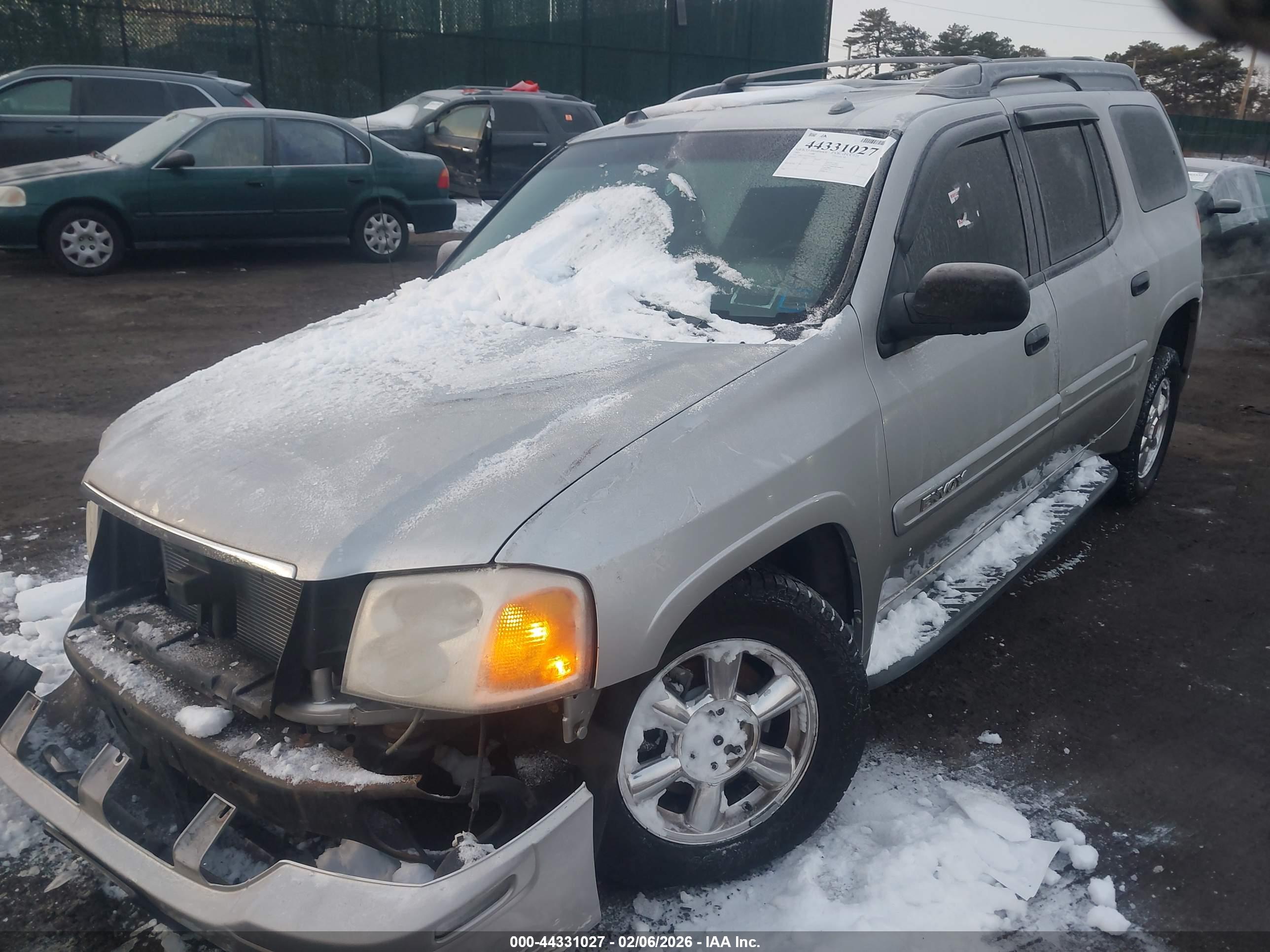 GMC ENVOY image 2
