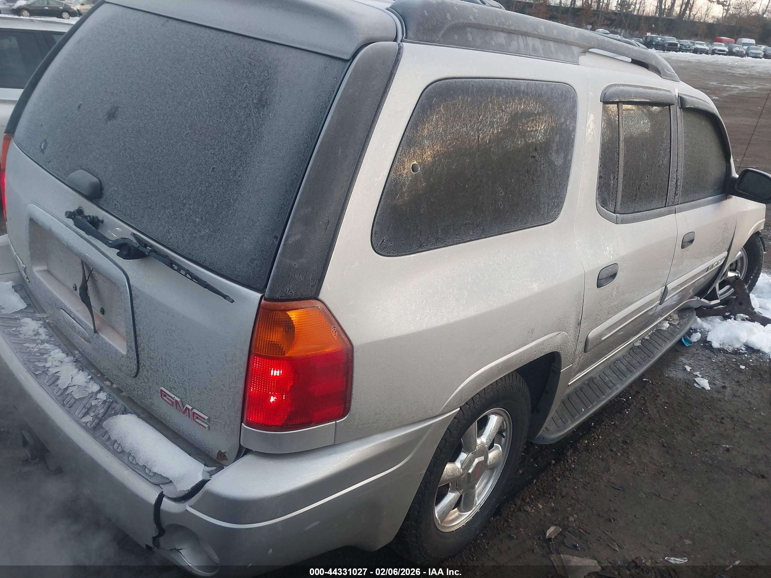 GMC ENVOY image 4