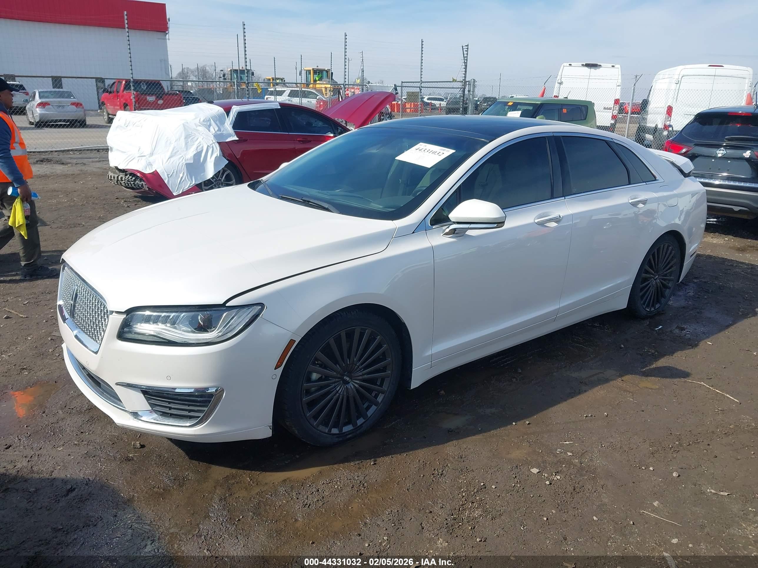 LINCOLN MKZ image 2