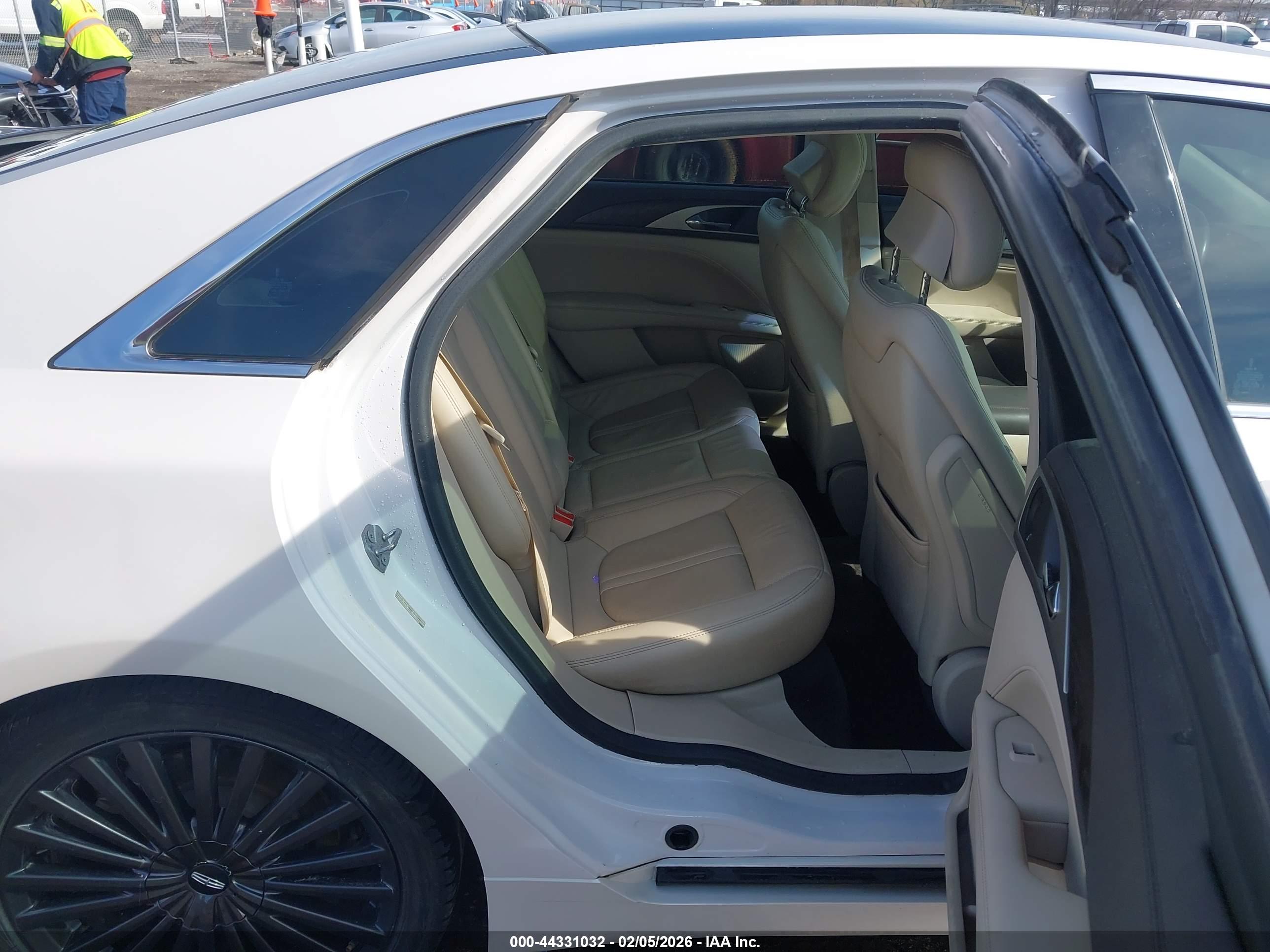 LINCOLN MKZ image 8