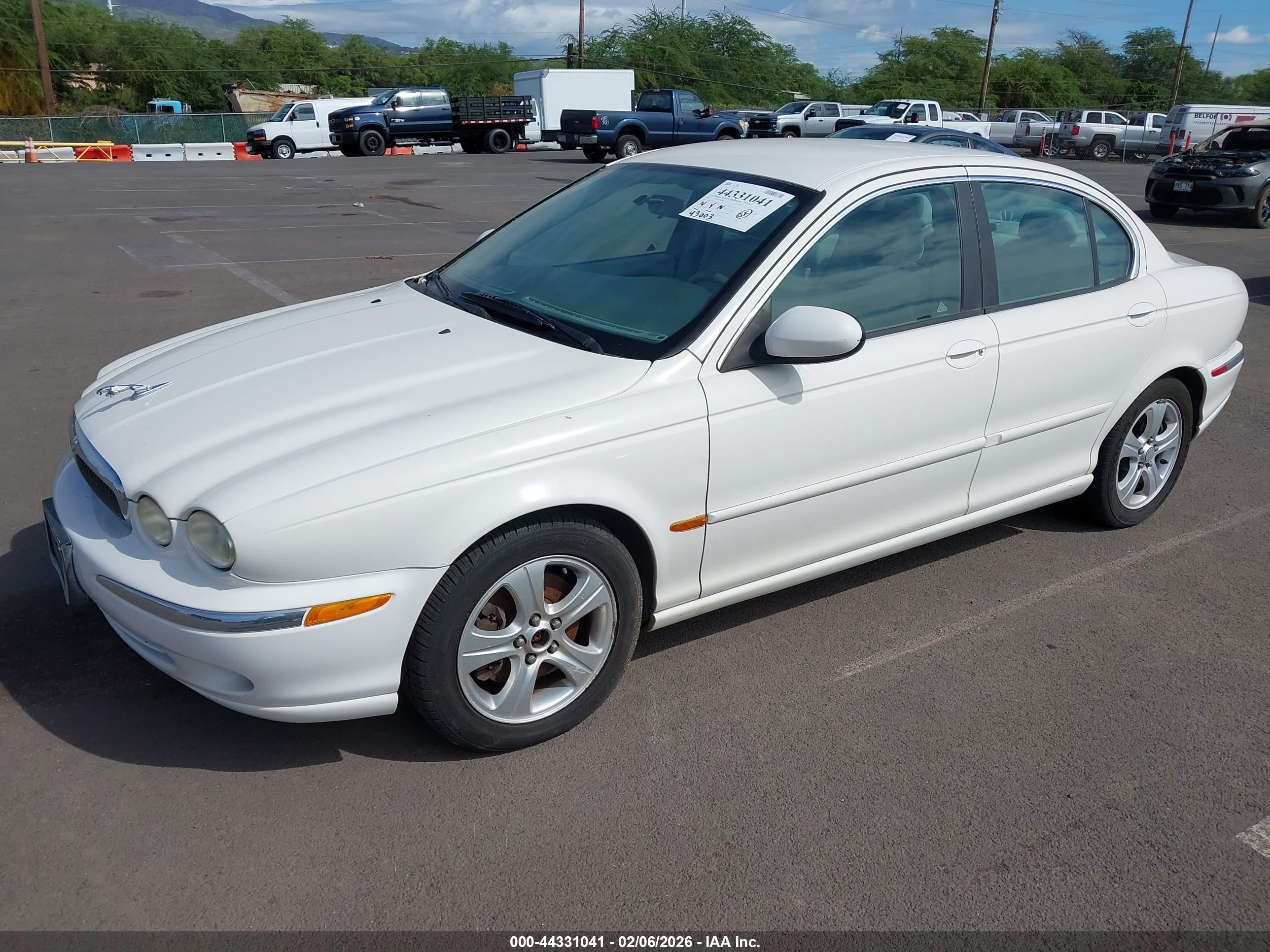 JAGUAR X-TYPE image 2
