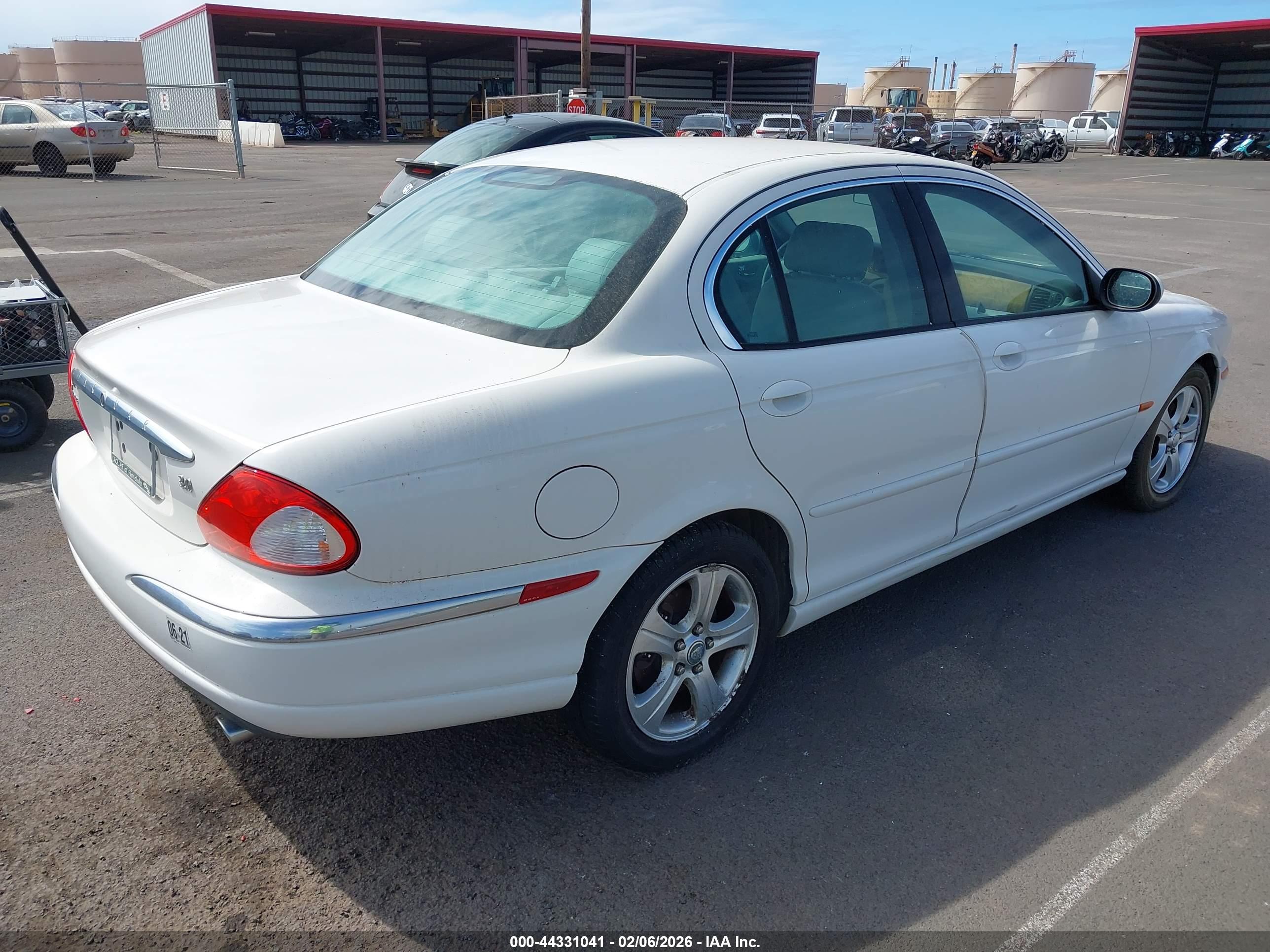 JAGUAR X-TYPE image 4
