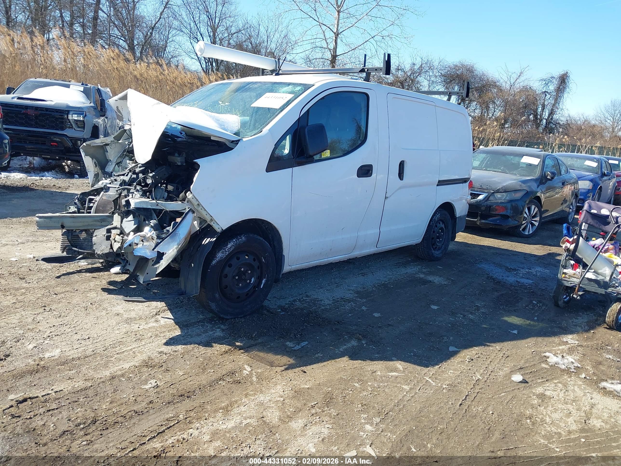 NISSAN NV200 image 2