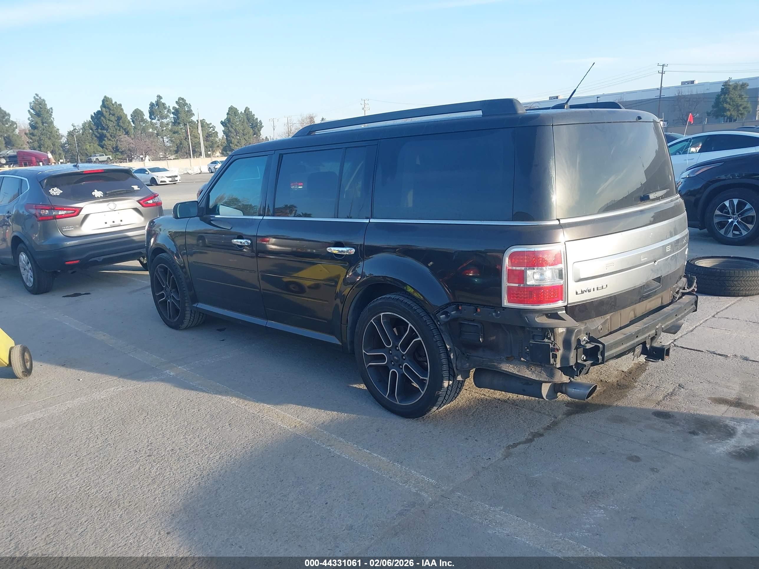 FORD FLEX image 3