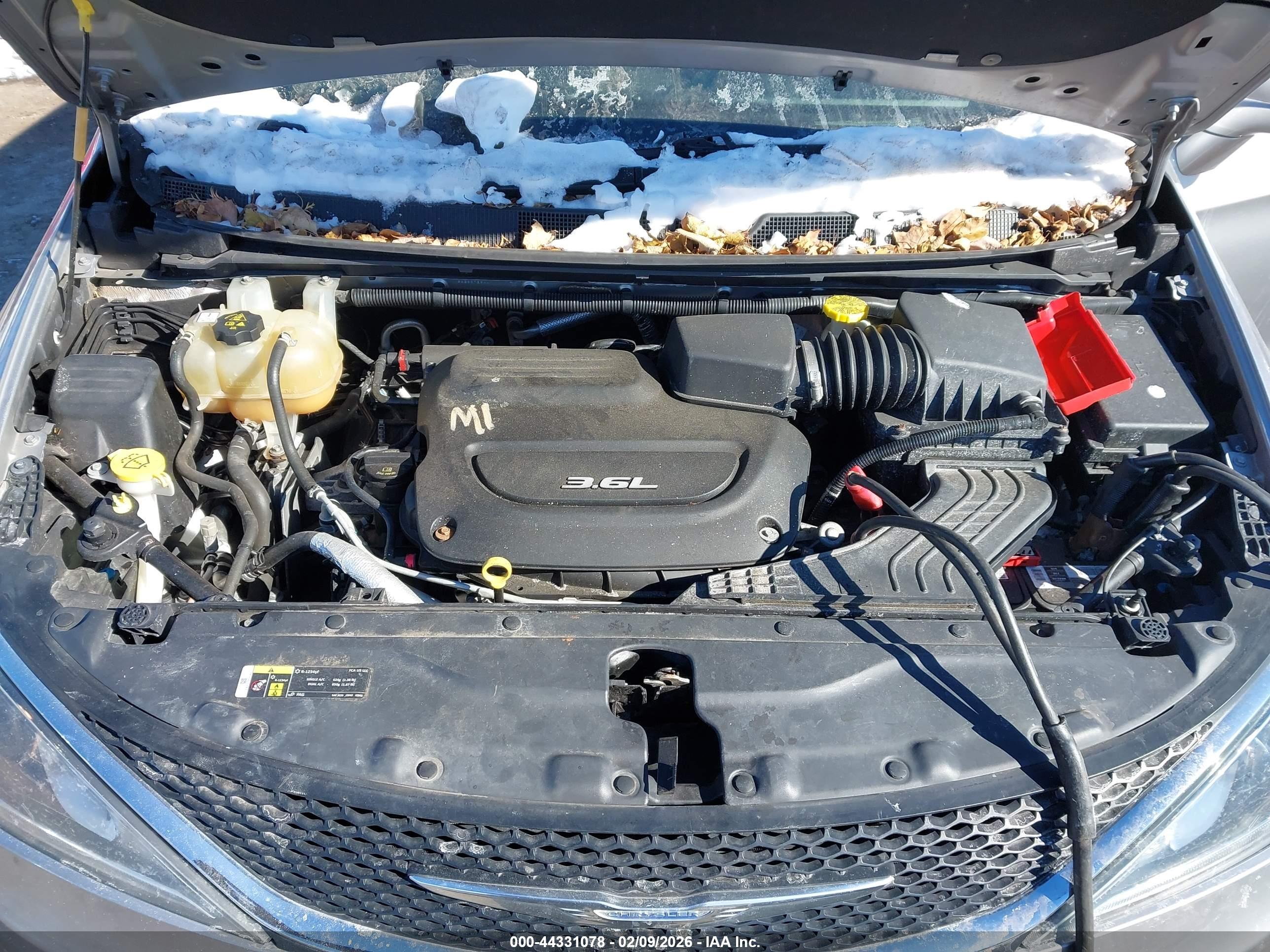 CHRYSLER PACIFICA image 10