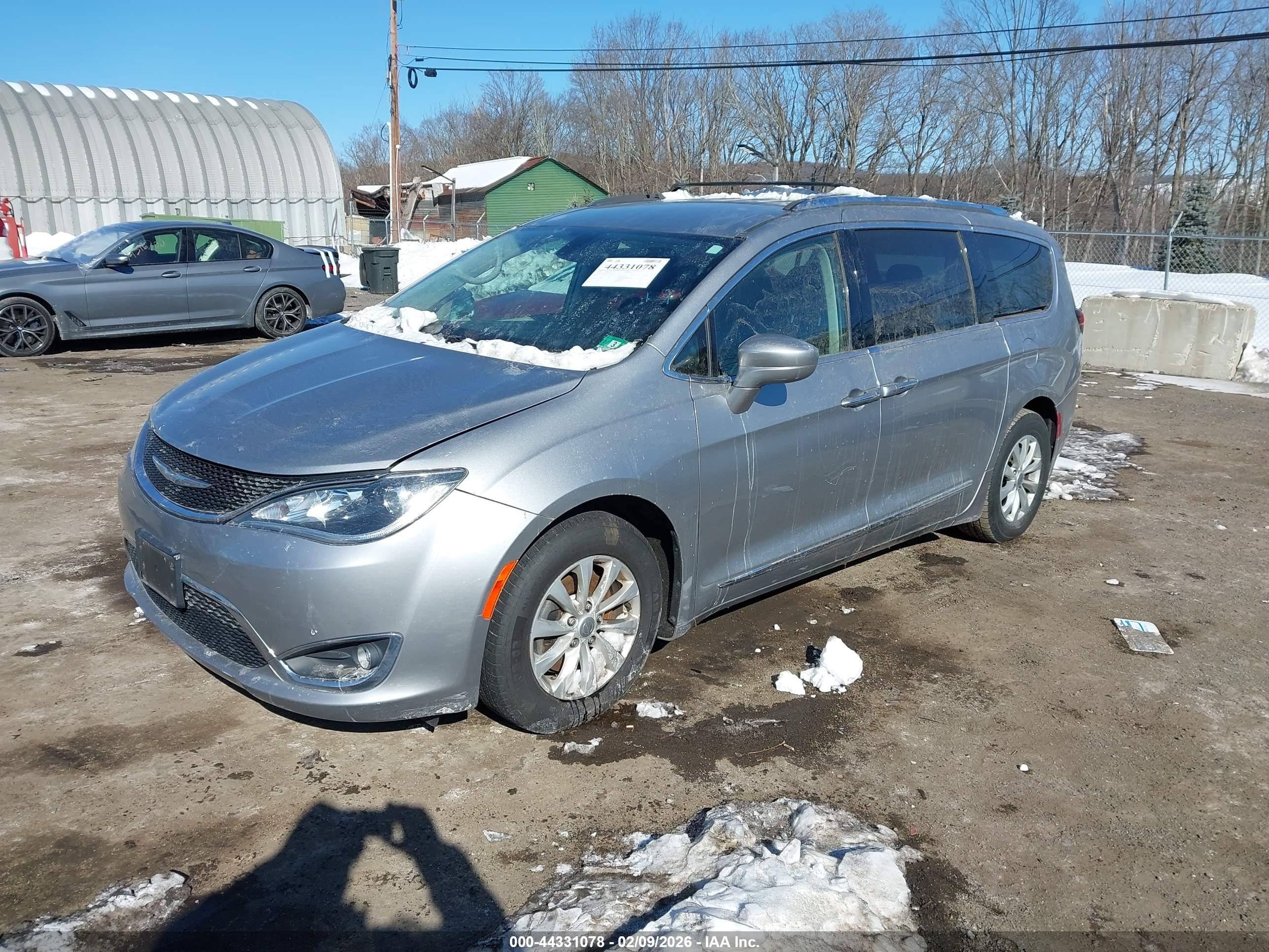 CHRYSLER PACIFICA image 2