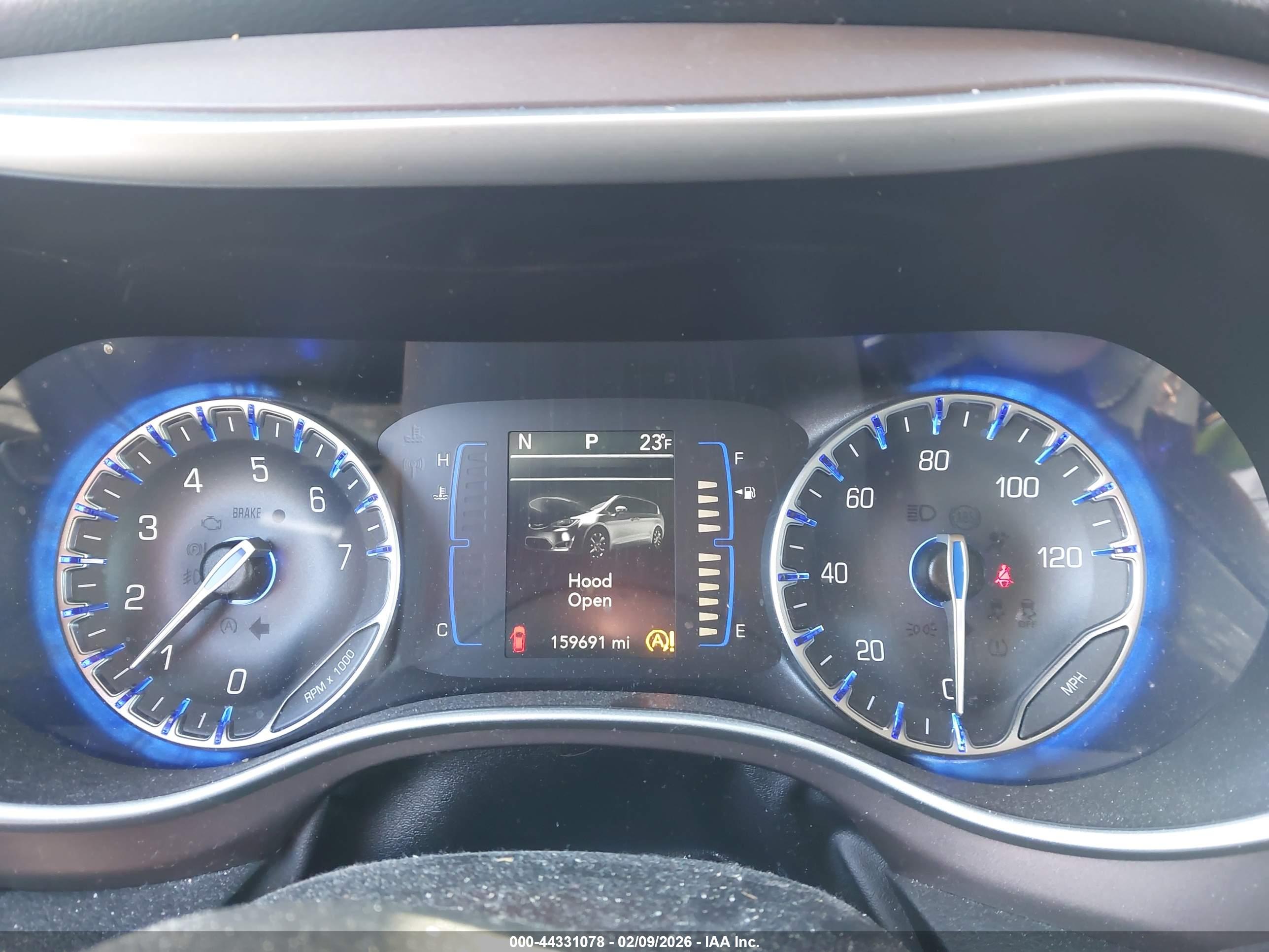CHRYSLER PACIFICA image 7