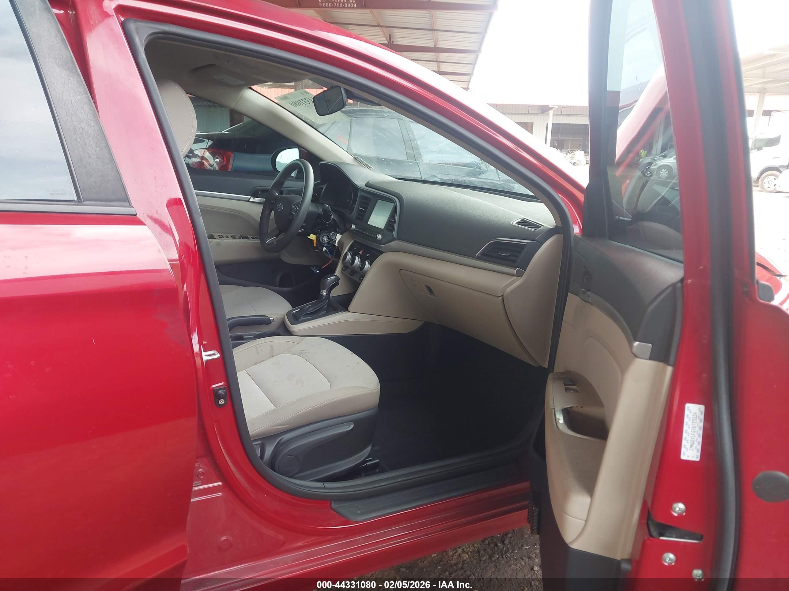 HYUNDAI ELANTRA image 5