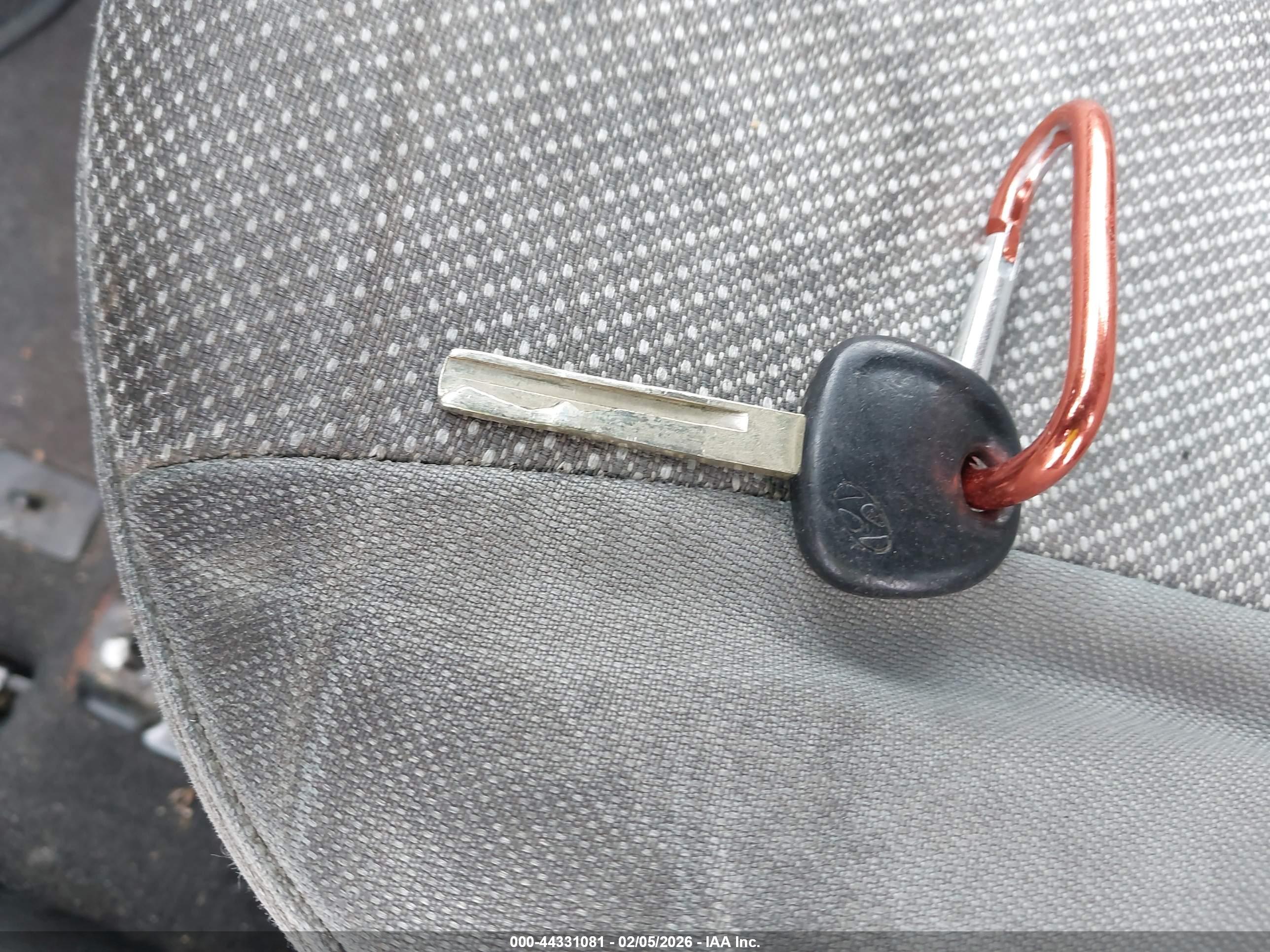 HYUNDAI ACCENT image 11