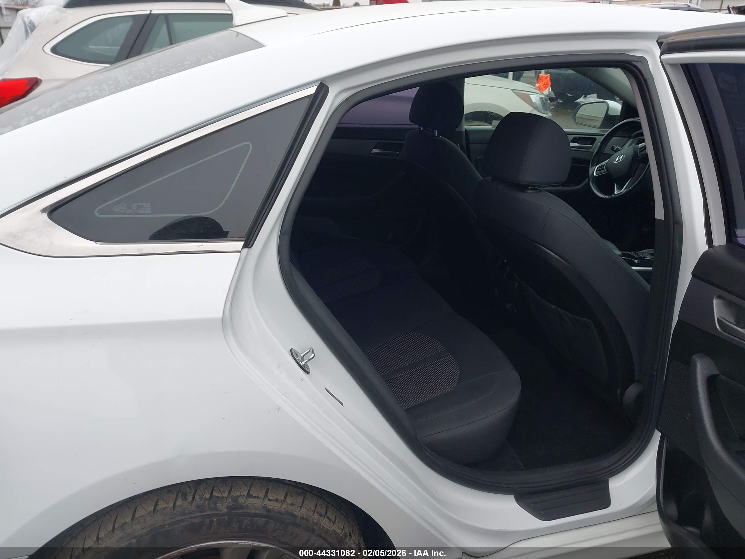 HYUNDAI SONATA image 8
