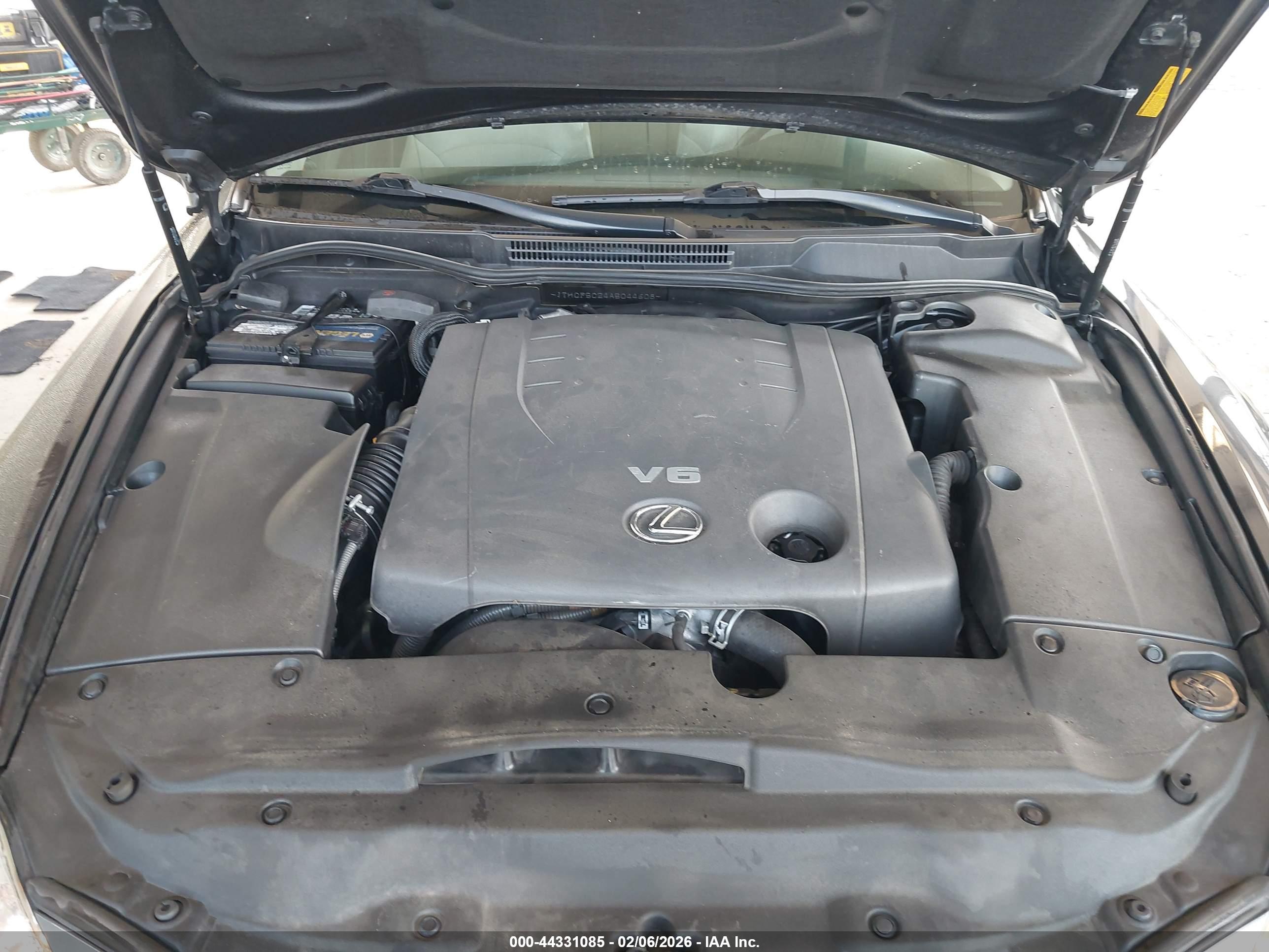 LEXUS IS image 10
