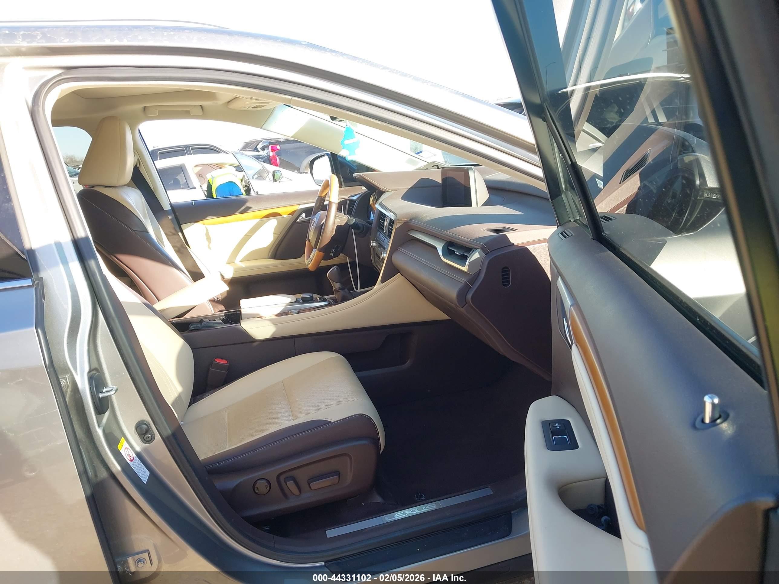 LEXUS RX image 5