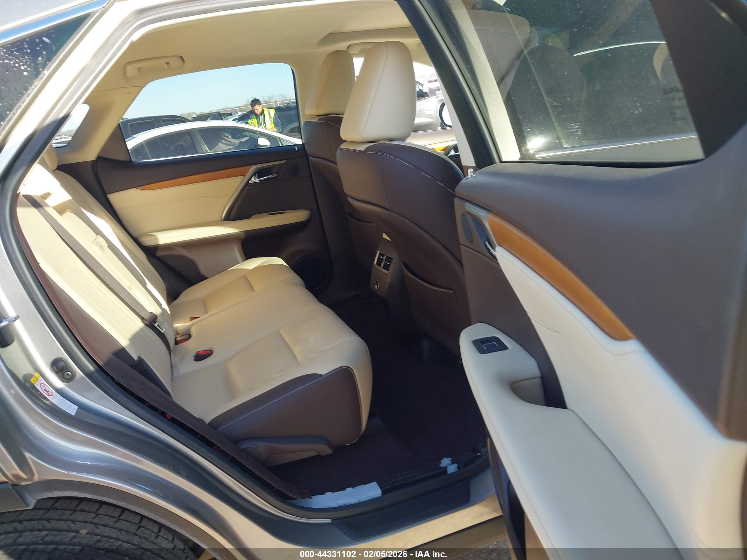 LEXUS RX image 8