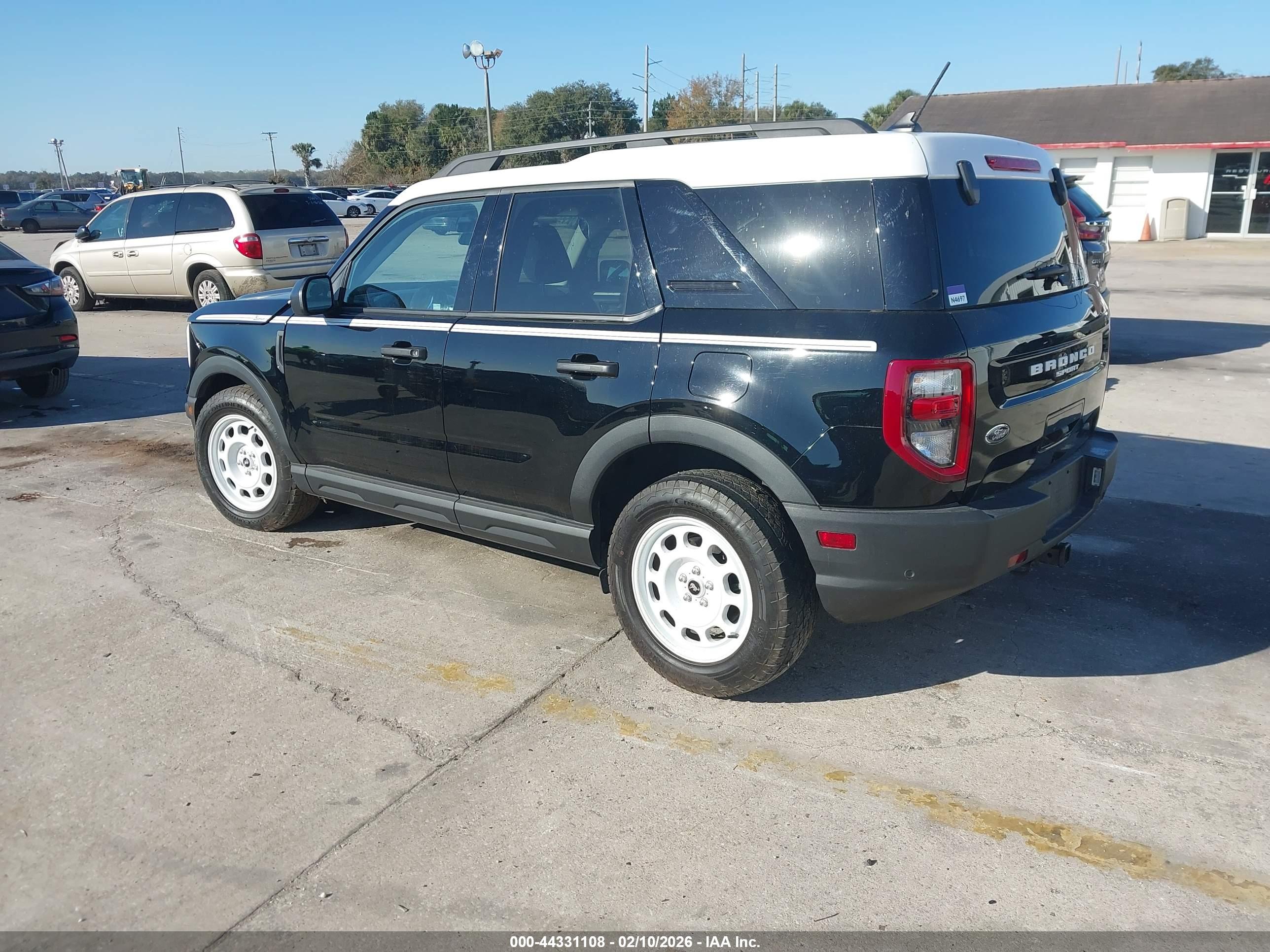 FORD BRONCO image 3