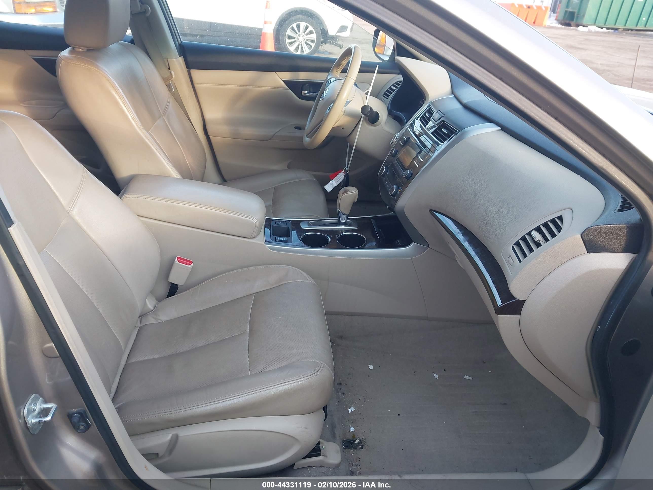NISSAN ALTIMA image 5