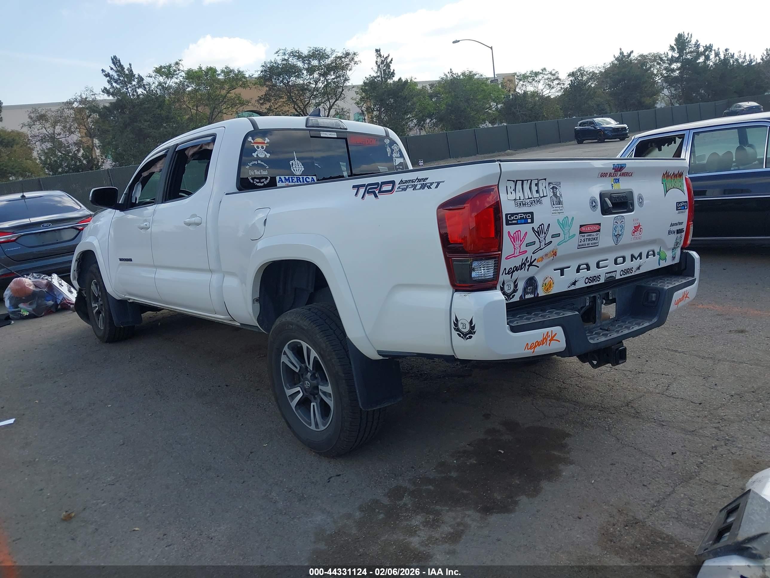 TOYOTA TACOMA image 3