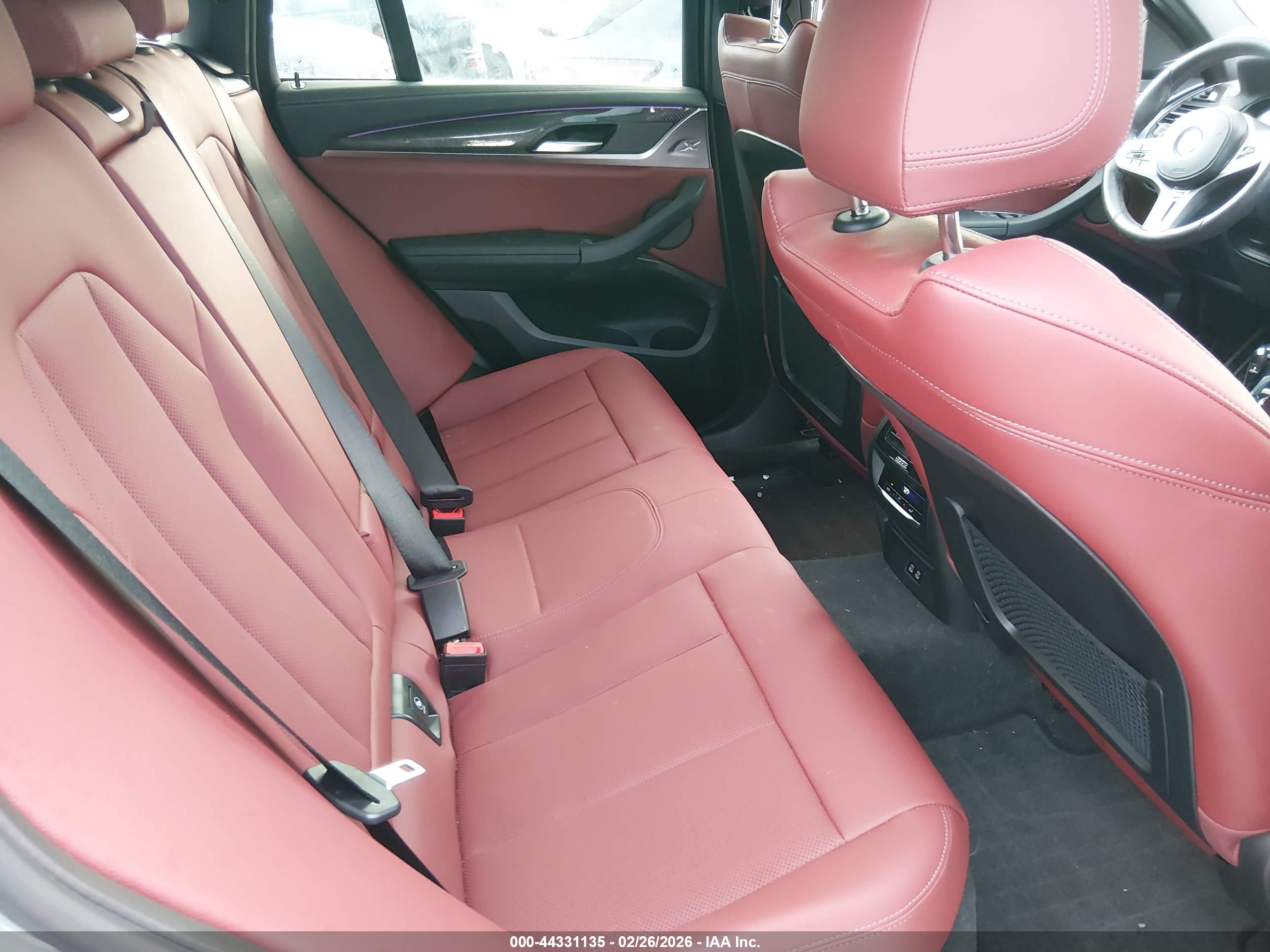 BMW X4 image 8