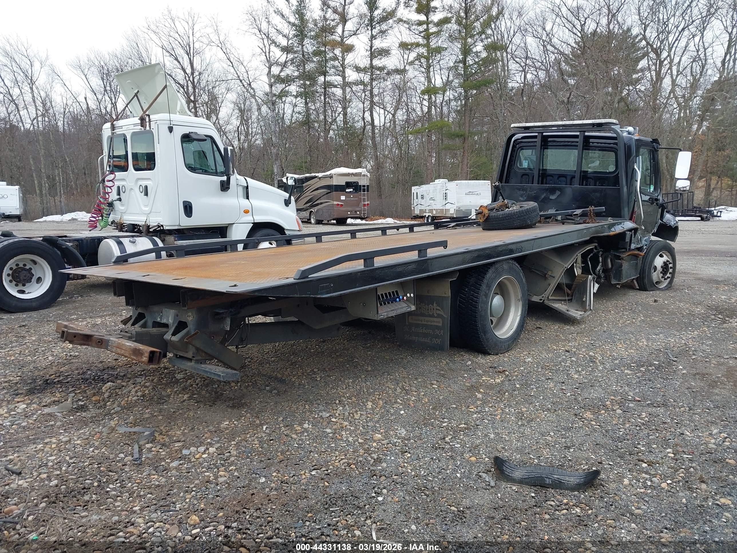 FREIGHTLINER M2 image 4