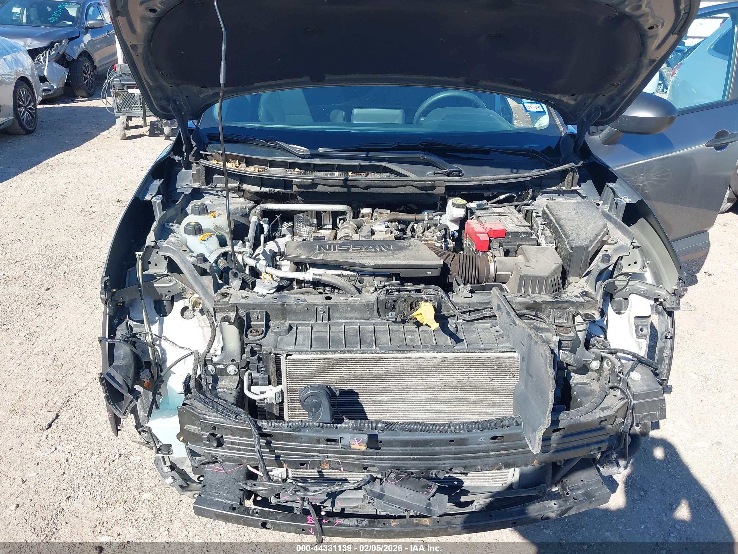 NISSAN ROGUE image 10