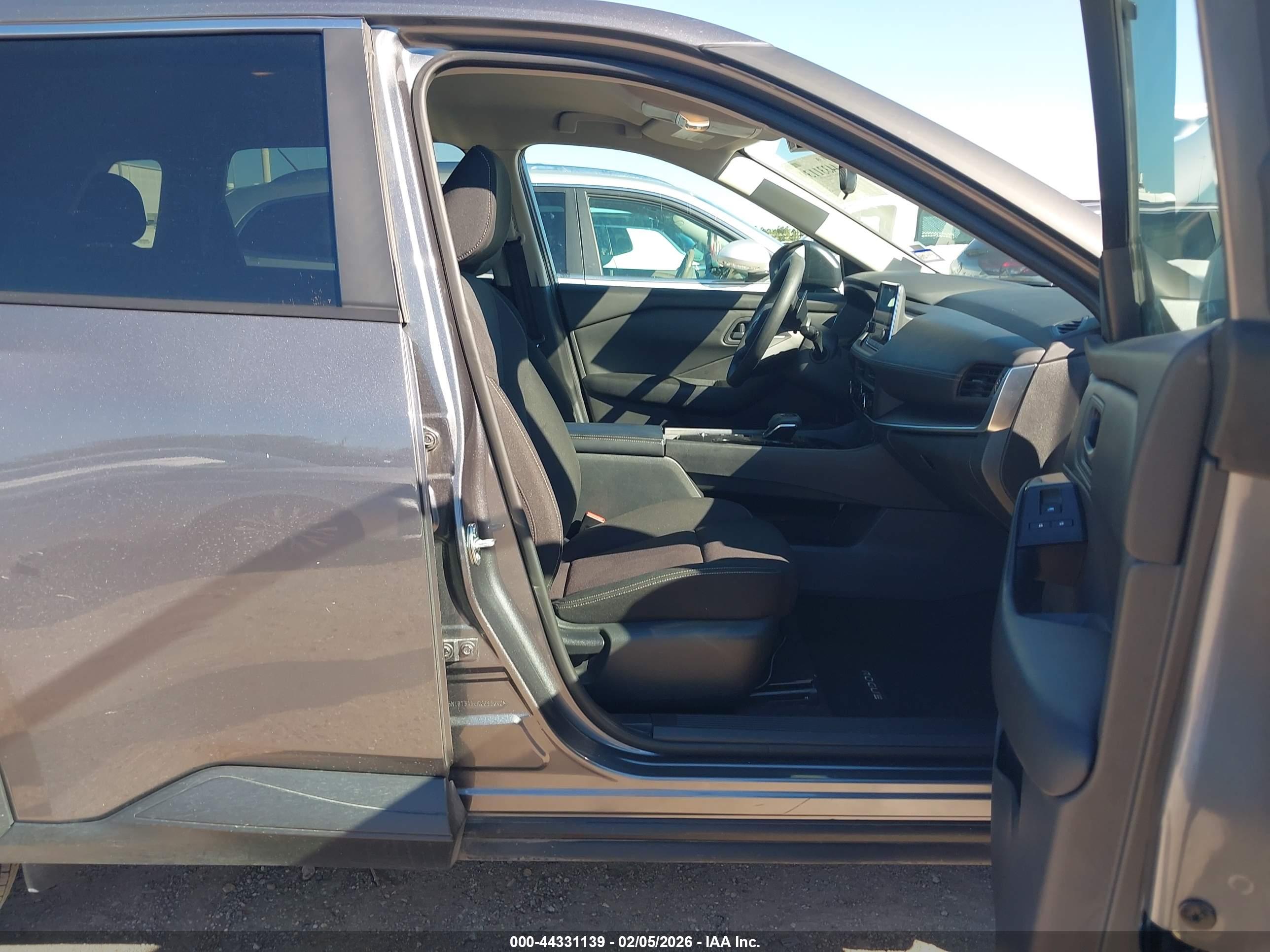 NISSAN ROGUE image 5
