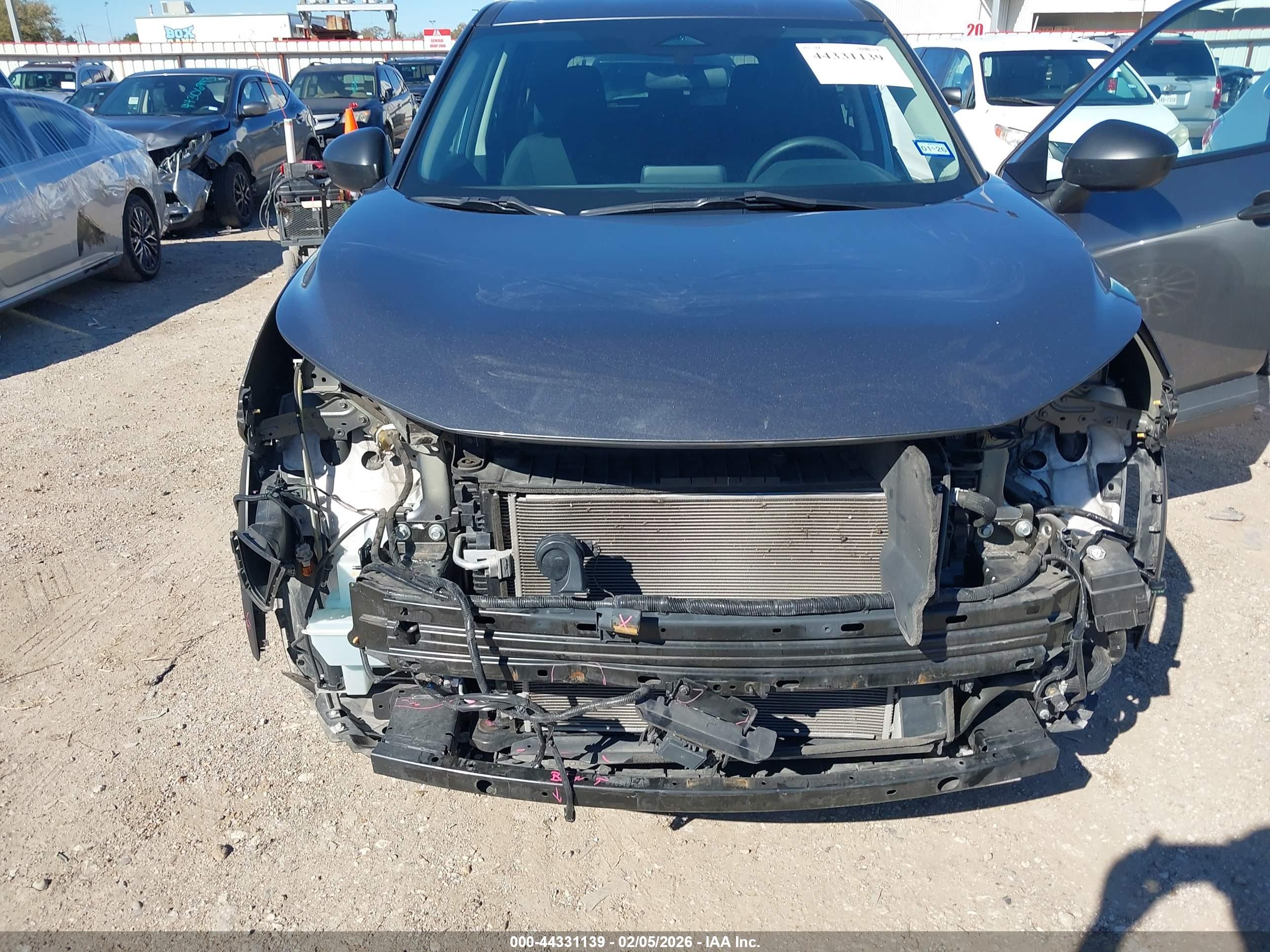 NISSAN ROGUE image 6