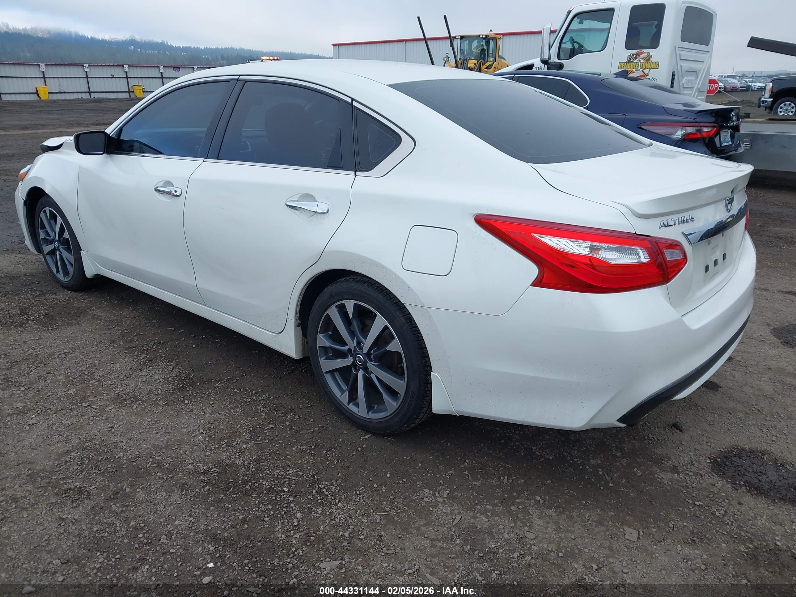 NISSAN ALTIMA image 3