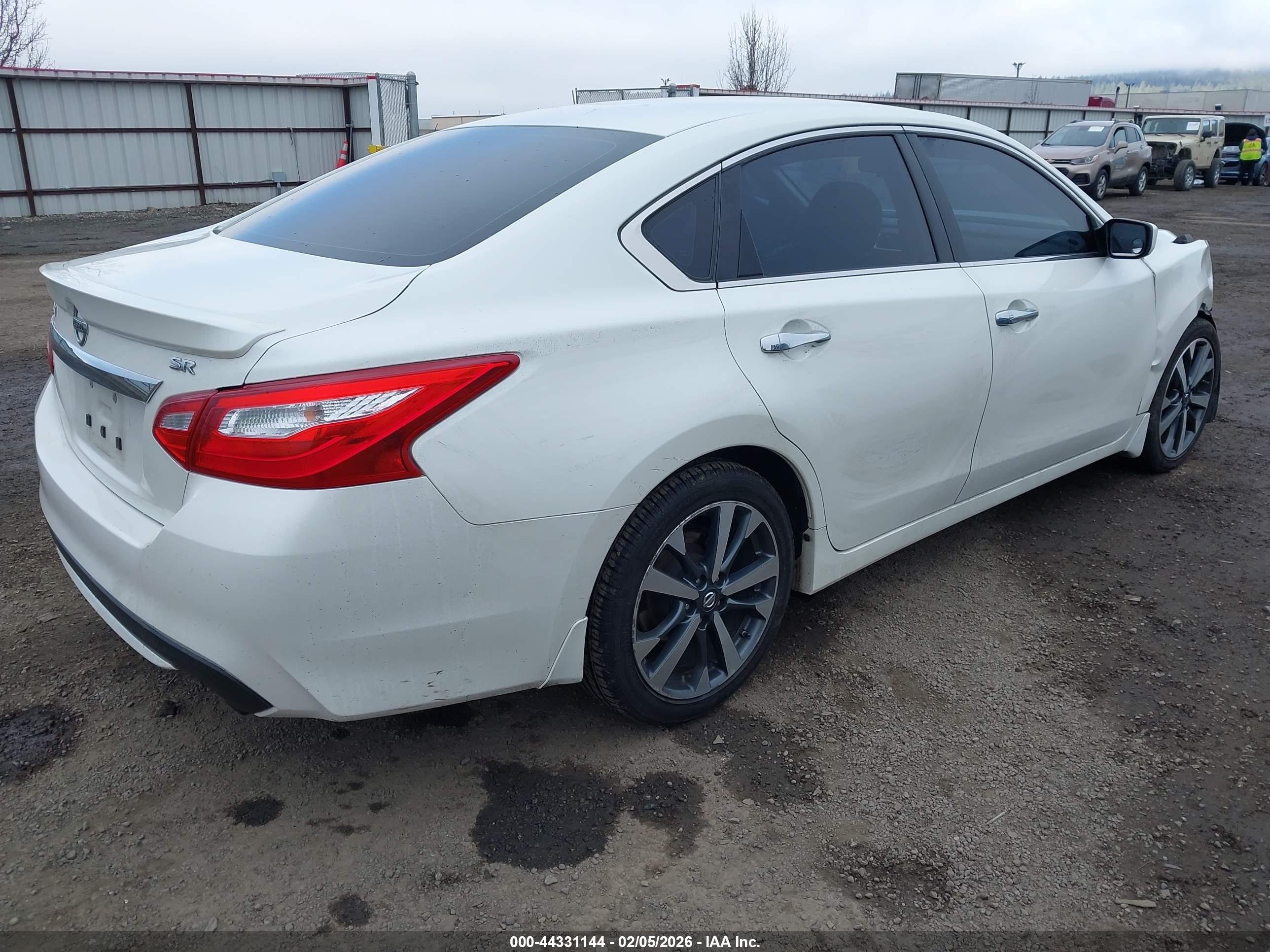 NISSAN ALTIMA image 4