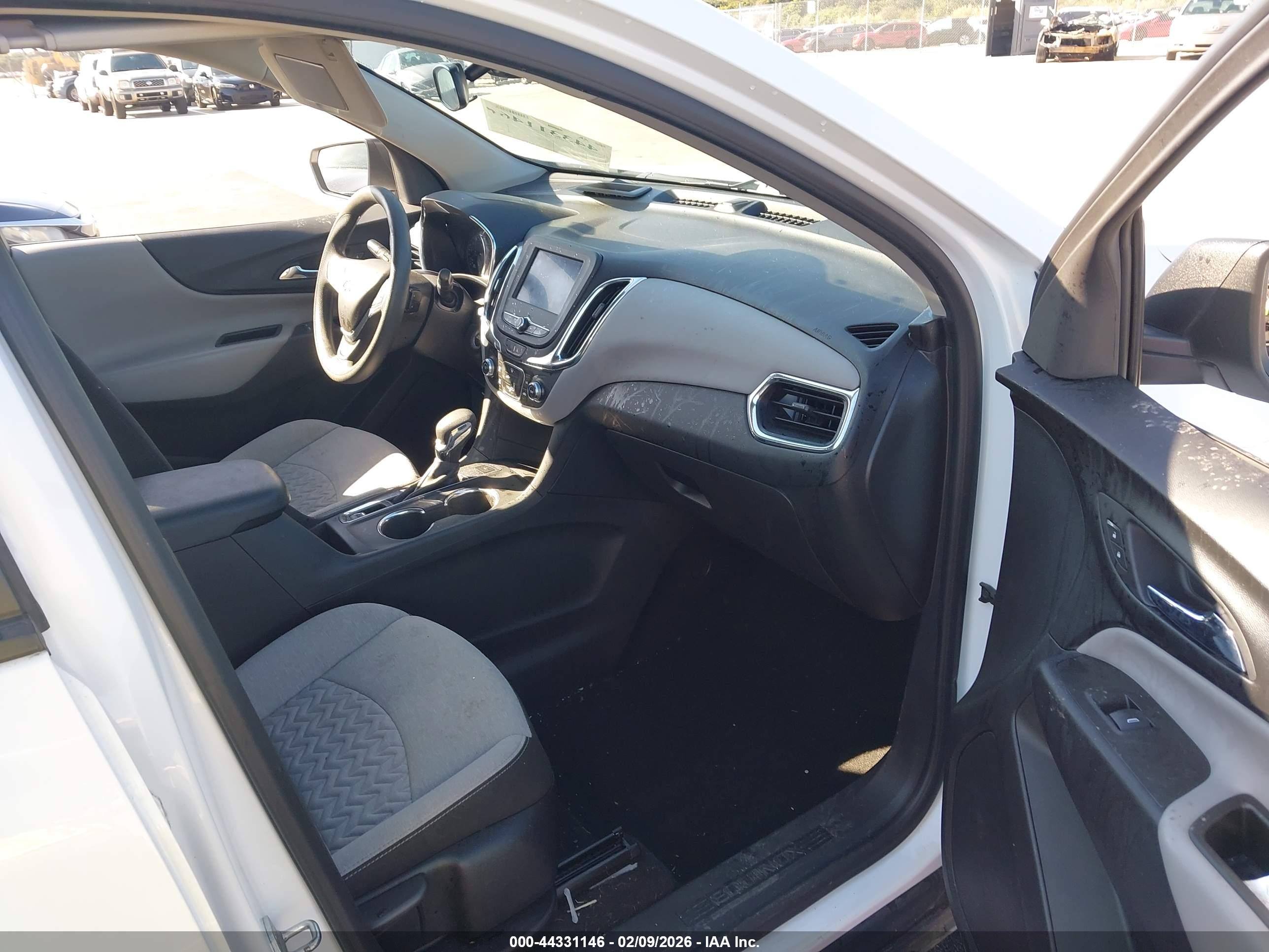 CHEVROLET EQUINOX image 5