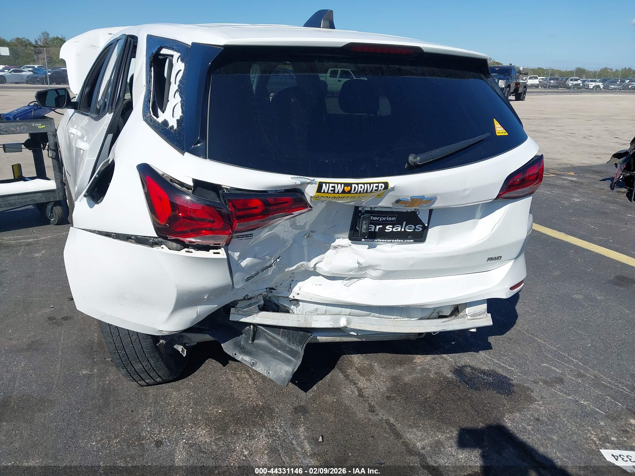 CHEVROLET EQUINOX image 6
