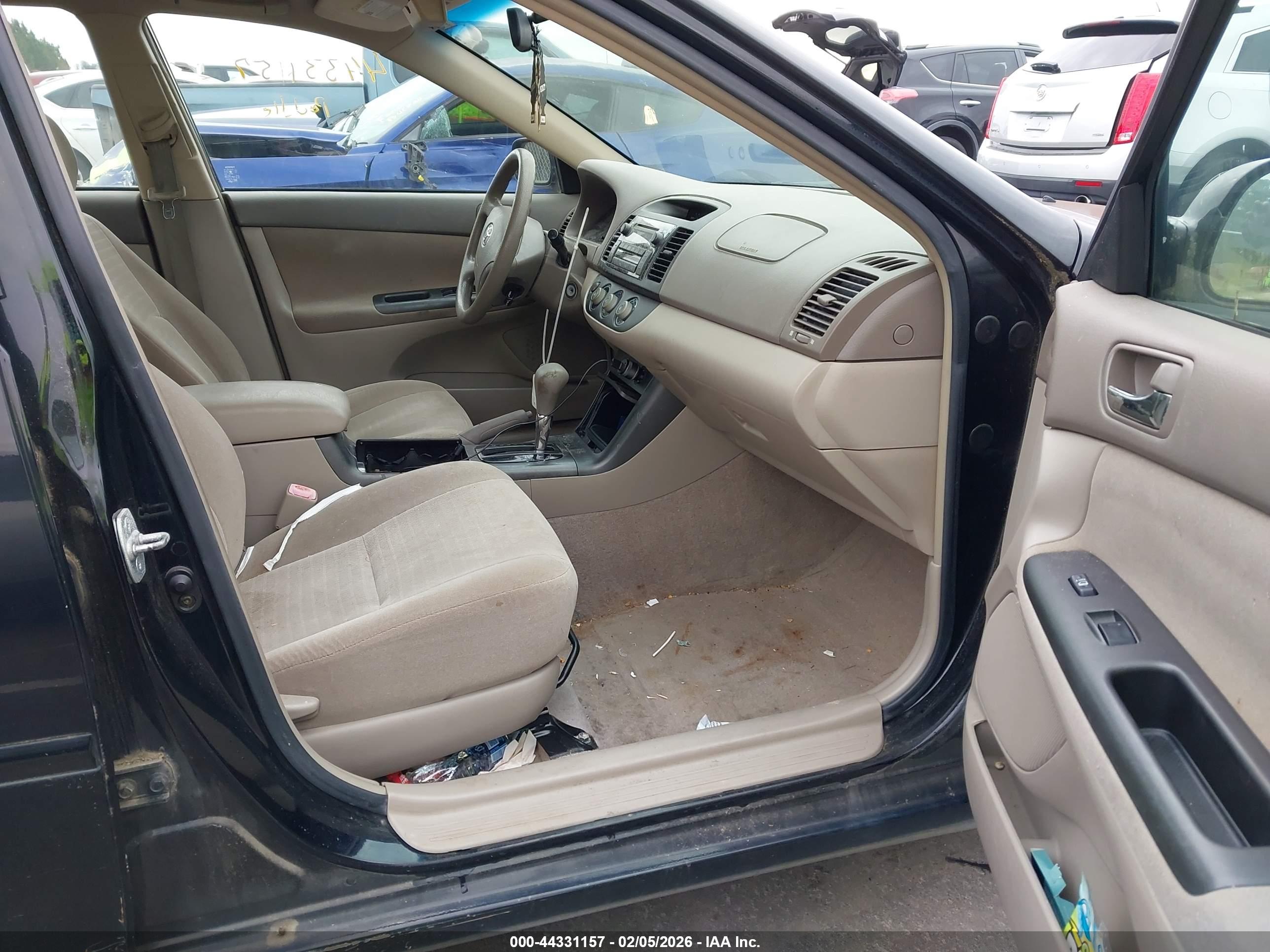 TOYOTA CAMRY image 5