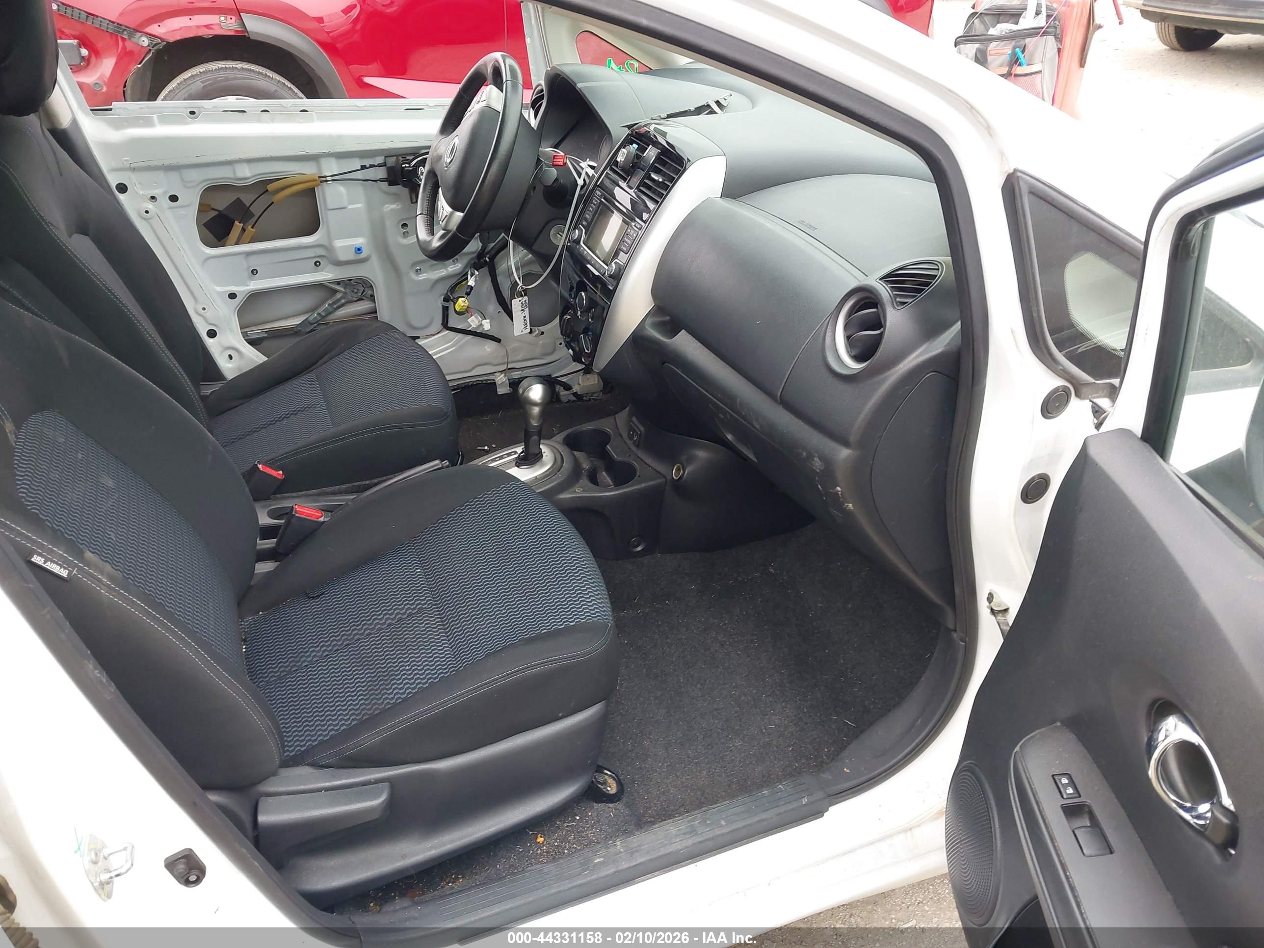 NISSAN VERSA image 5