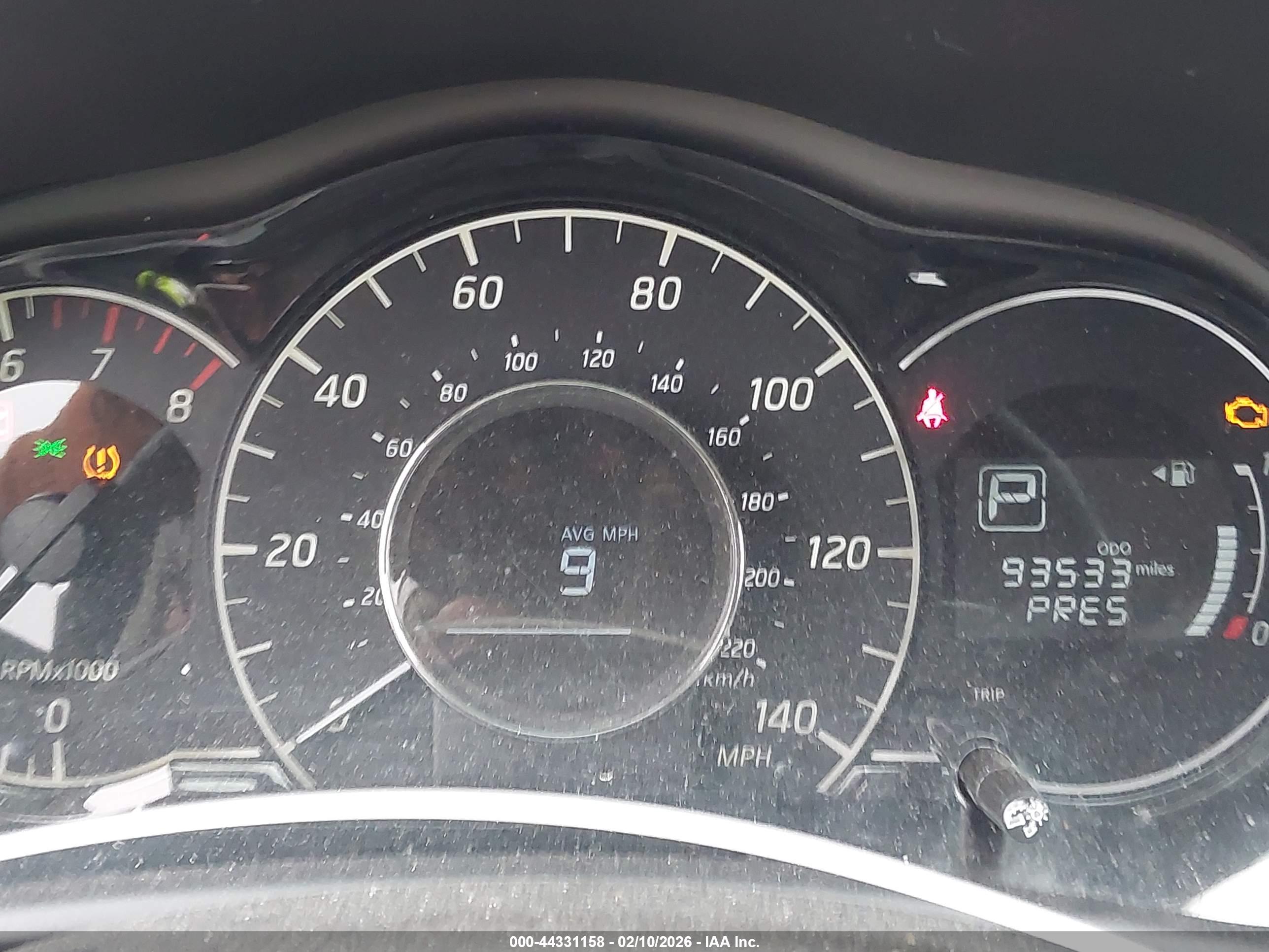 NISSAN VERSA image 7