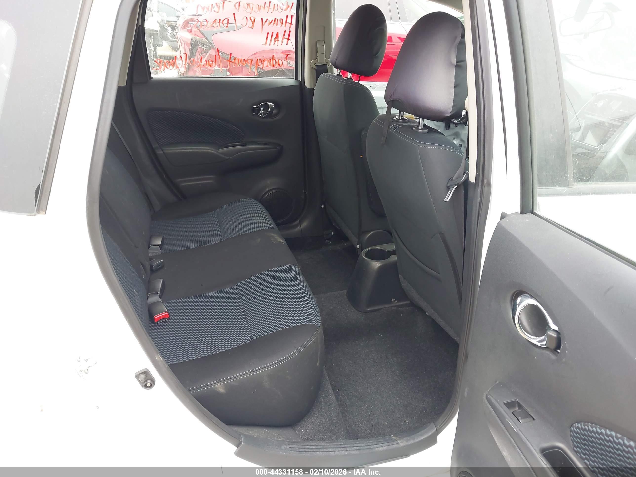NISSAN VERSA image 8