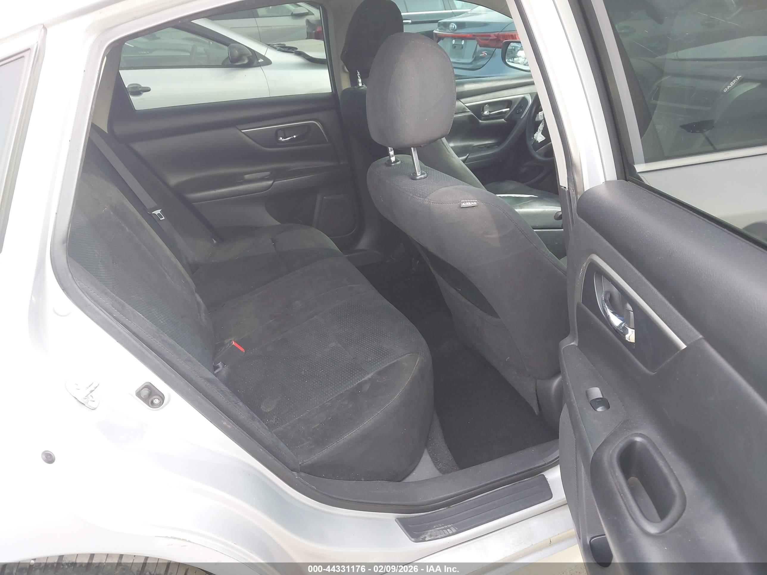 NISSAN ALTIMA image 8