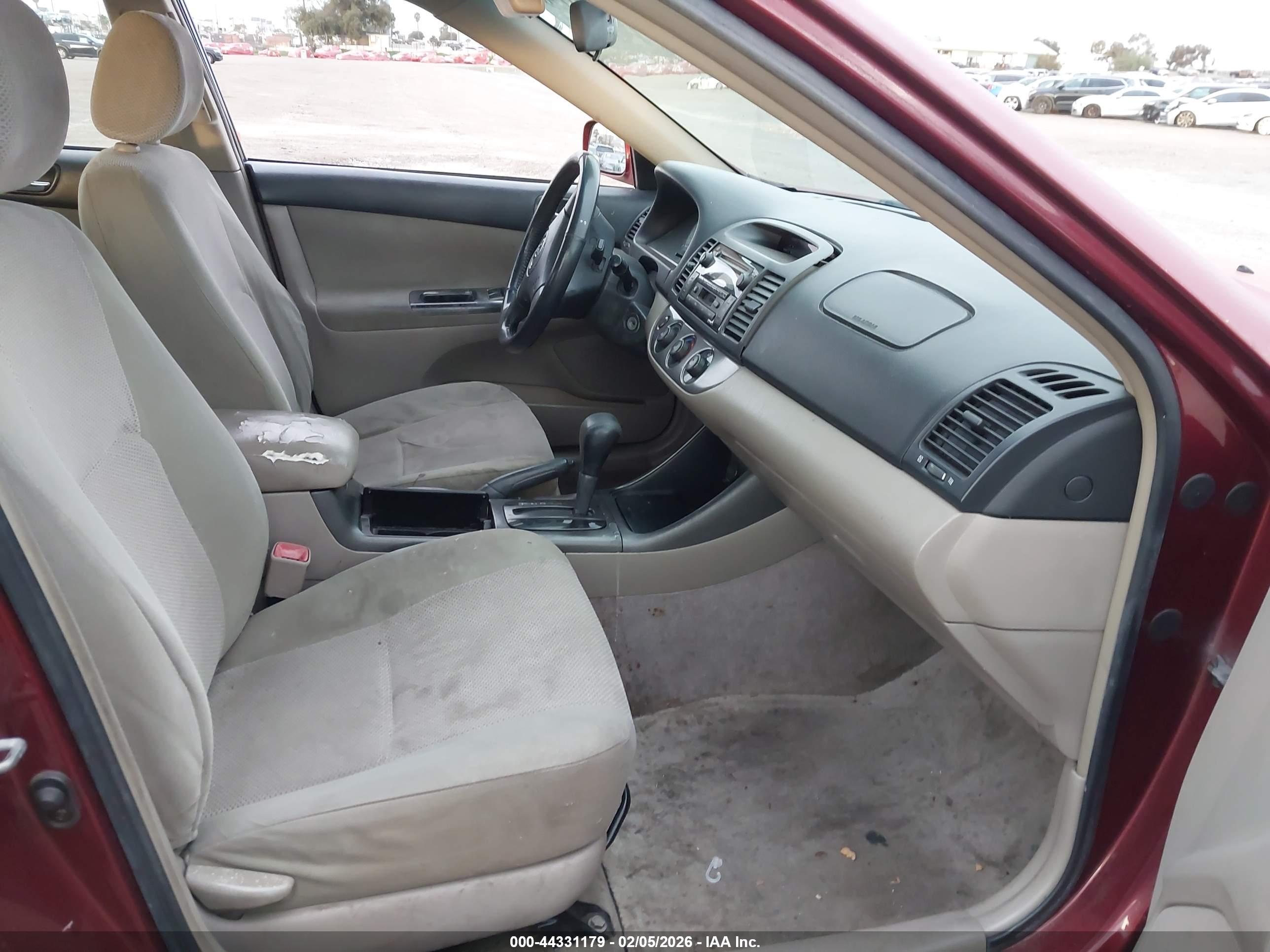 TOYOTA CAMRY image 5