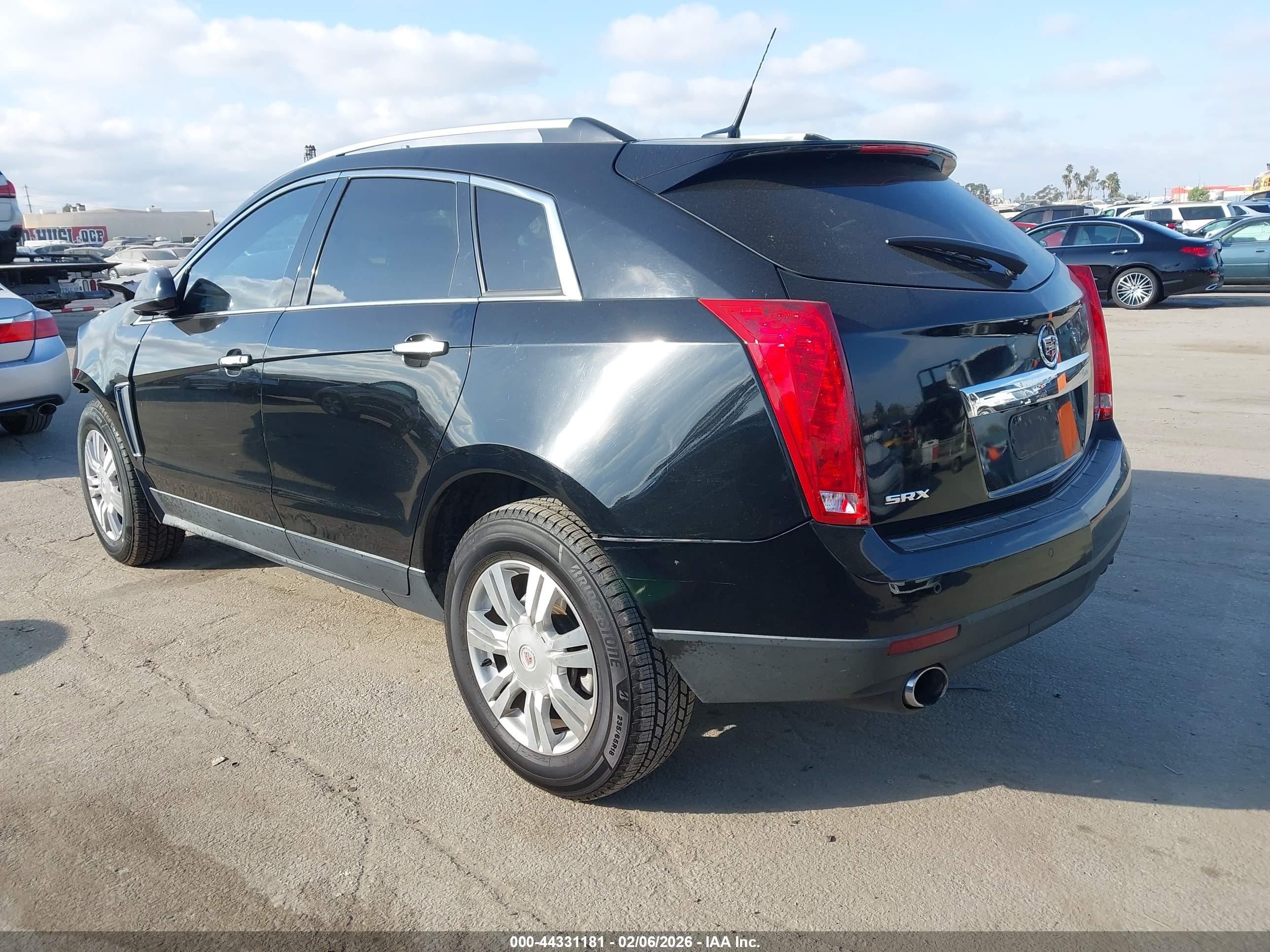 CADILLAC SRX image 3