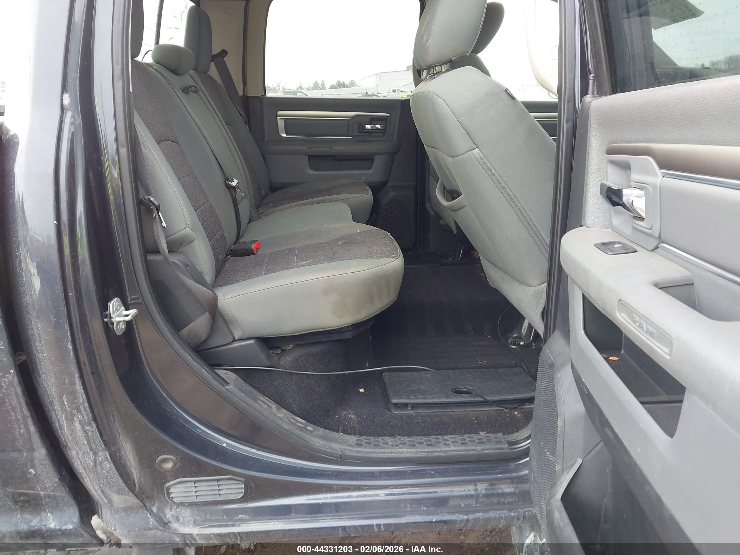 RAM 2500 image 8